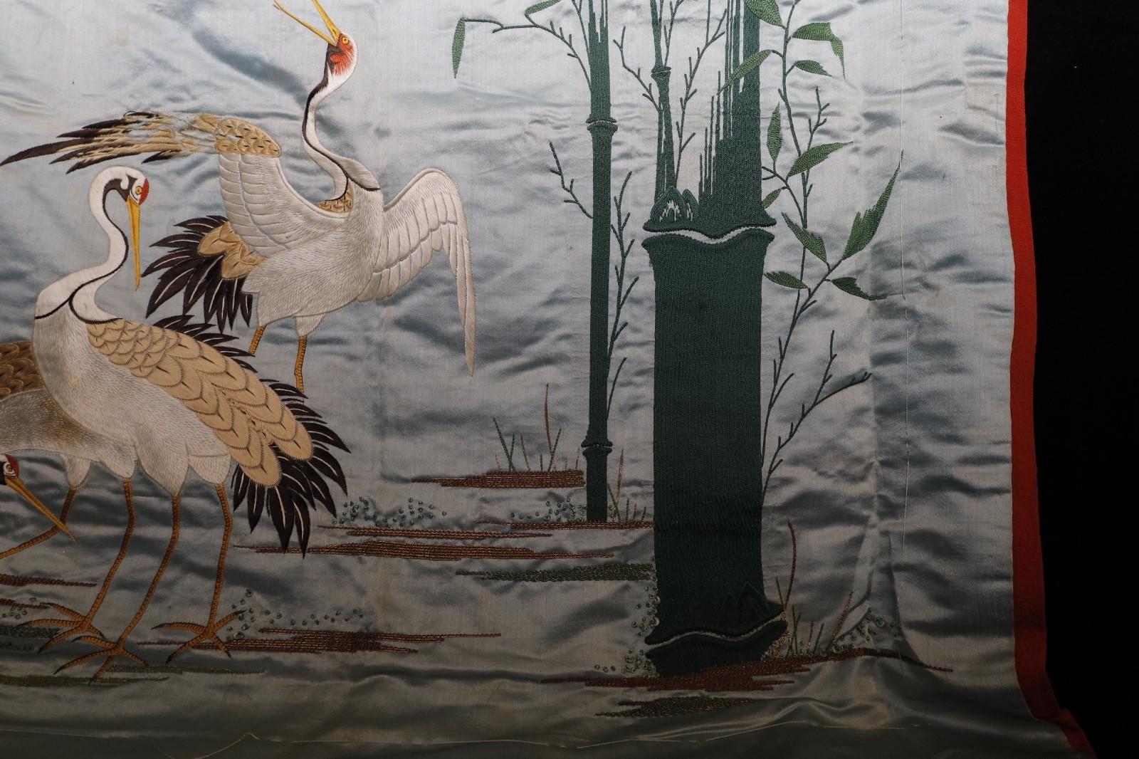 Funda de almohada decorativa de seda del siglo XIX (Fukusa) en venta 1