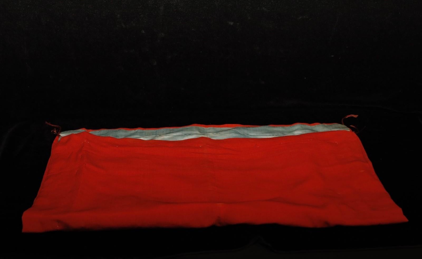 Funda de almohada decorativa de seda del siglo XIX (Fukusa) en venta 2