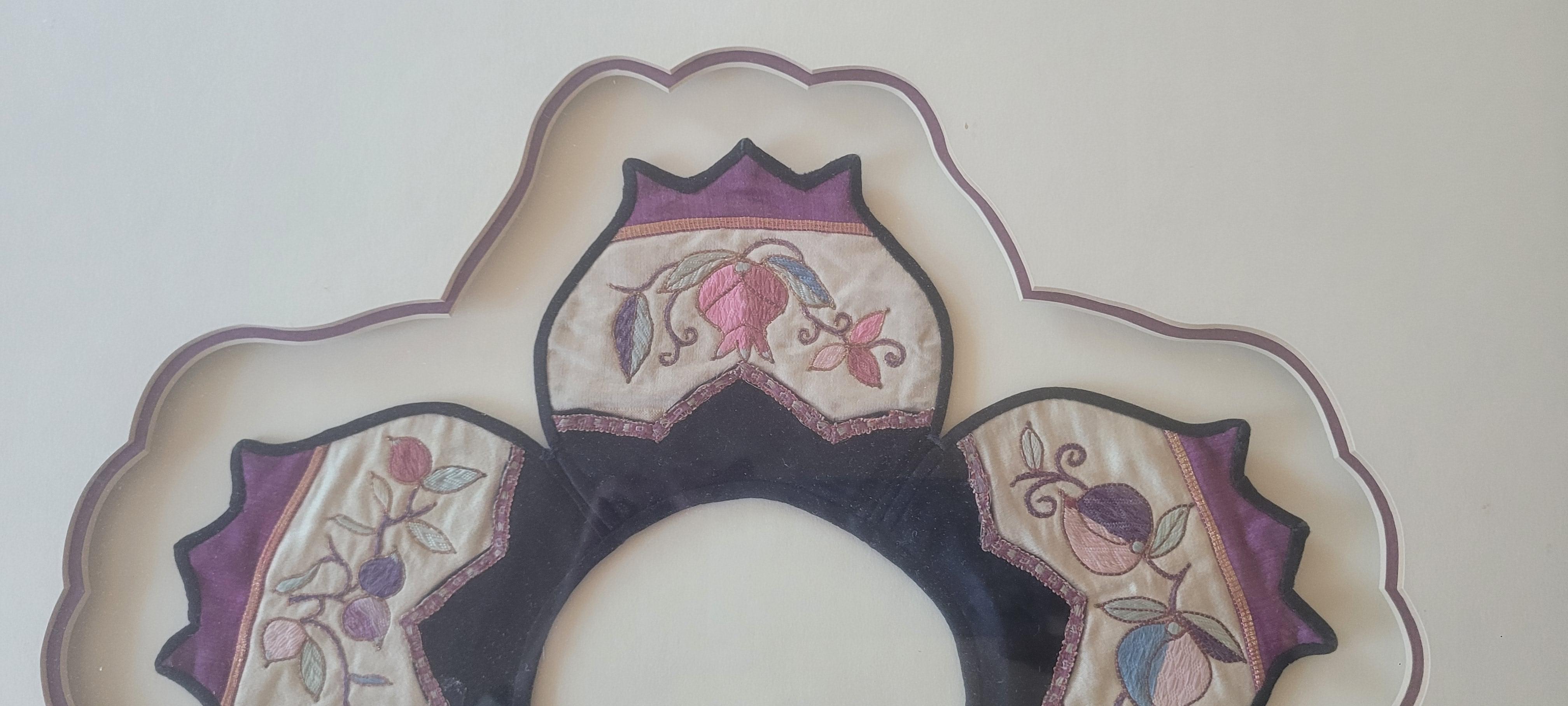19th Century Silk/Satin Embroidered Baby Collar In Good Condition For Sale In Santa Monica, CA