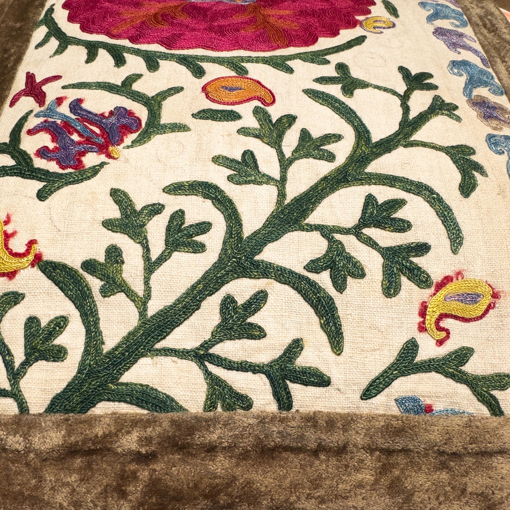 Altro 19th-Century Silk Suzani Pillow from Bukhara with Velvet Trim in vendita
