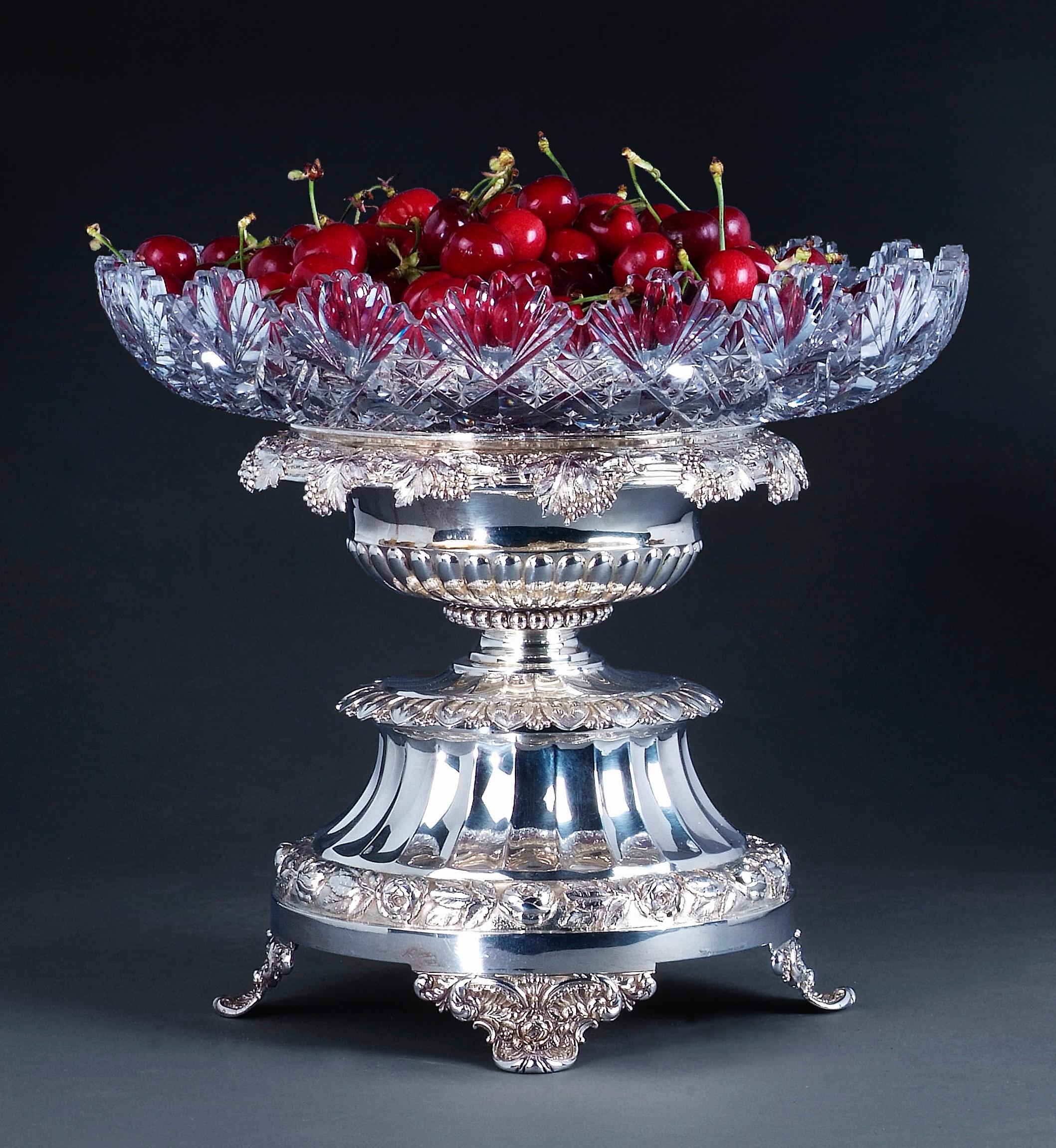 George IV silver centrepiece, with cut glass bowl, engraved with a crest