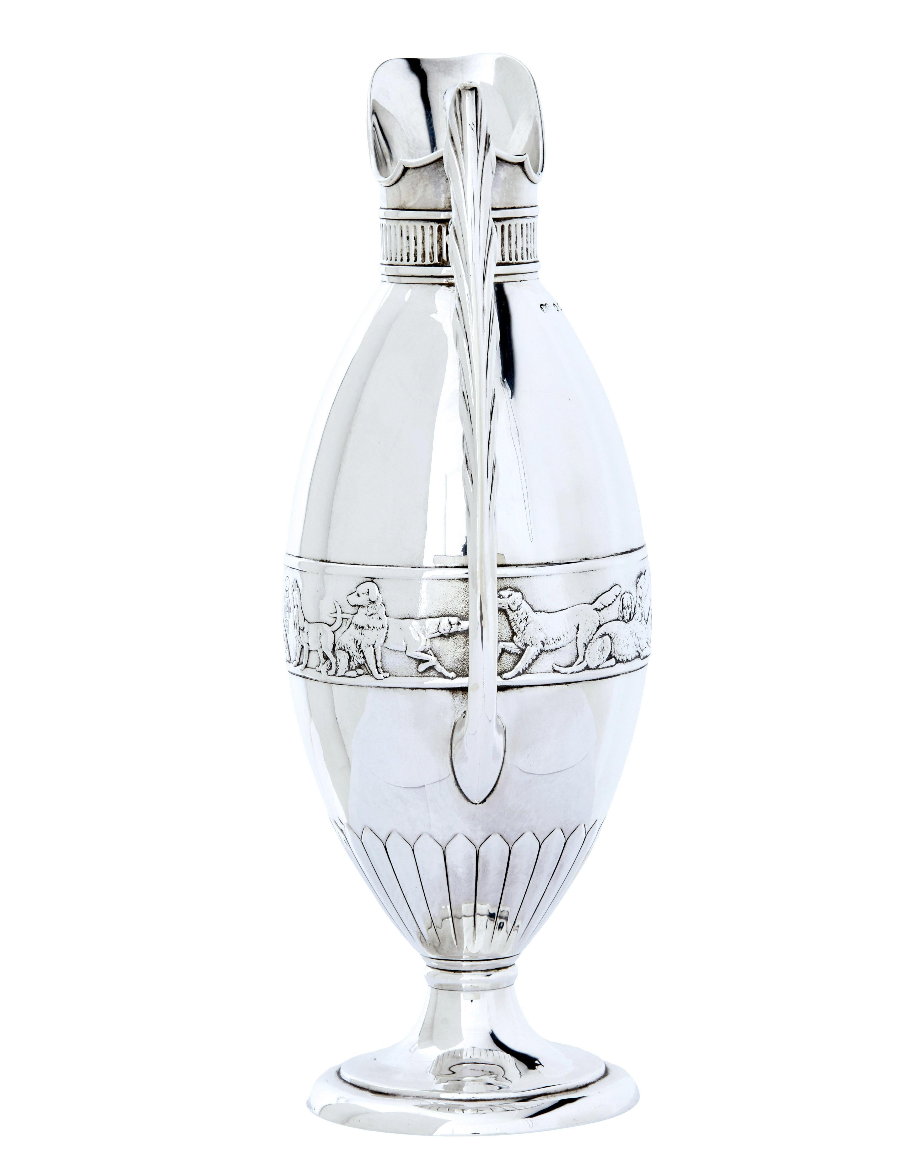 Inglese Brocca d'argento in argento del XIX secolo di Frederick Elkington in vendita