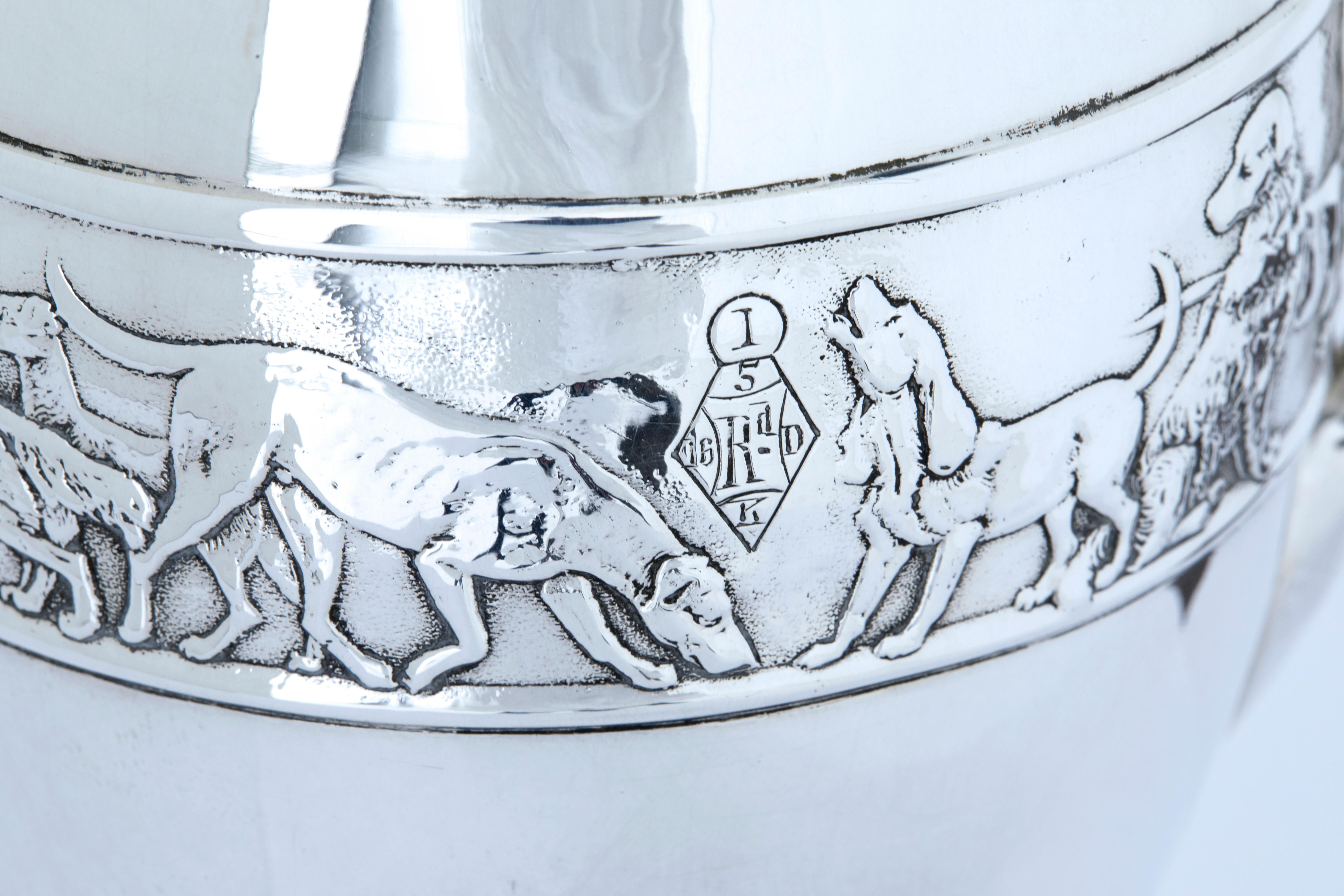 19th century silver claret jug by Frederick Elkington (Sterlingsilber) im Angebot