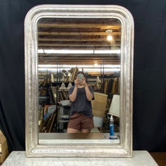 Specchio Louis Philippe d'argento dorato del XIX secolo con un grazioso motivo a diamante