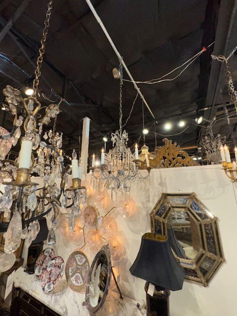 Italiano Lampadario a prisma in argento, dorato e cristallo del XIX secolo in vendita