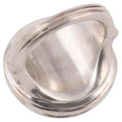 Anello in argento e oro con mosaico di fiori in pietra dura del XIX secolo, circa 1830