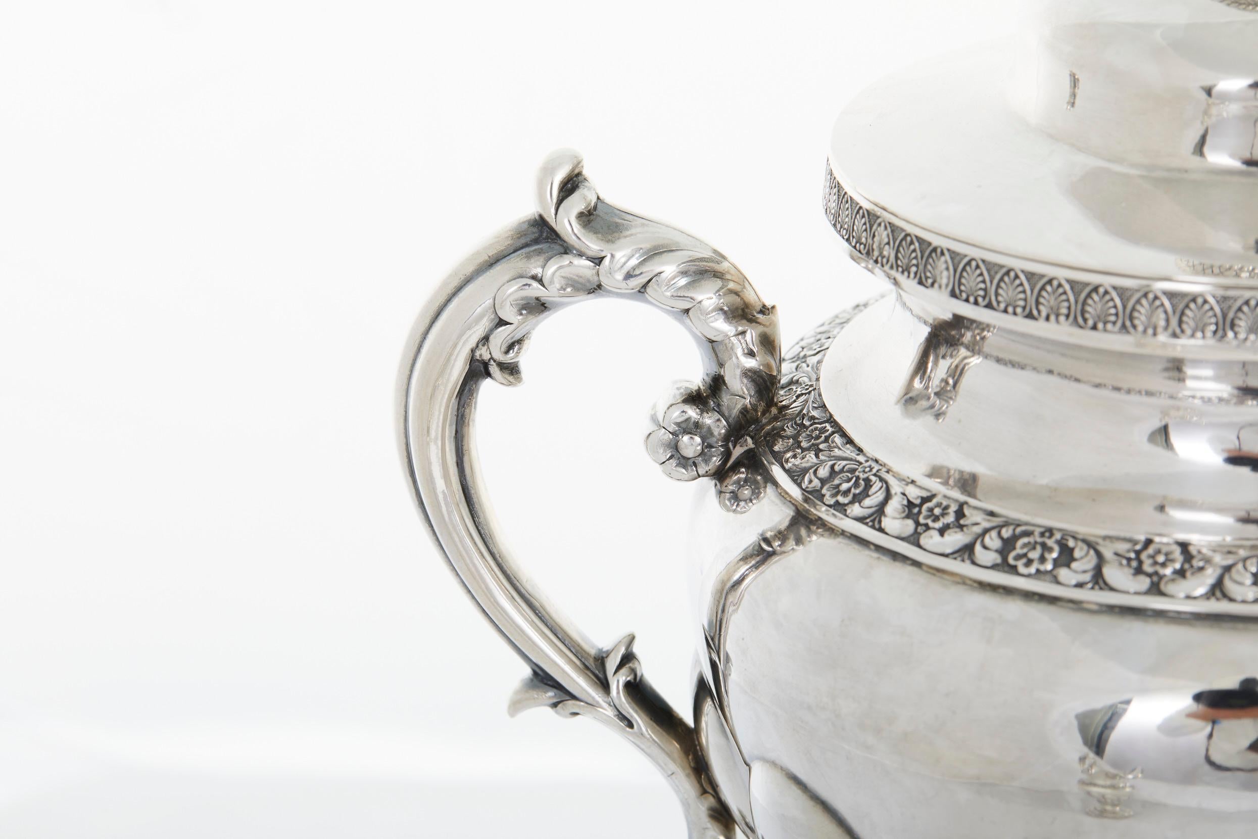 19. Jahrhundert Silbernes handgeschmiedetes Tee-/Kaffeeservice im Angebot 5