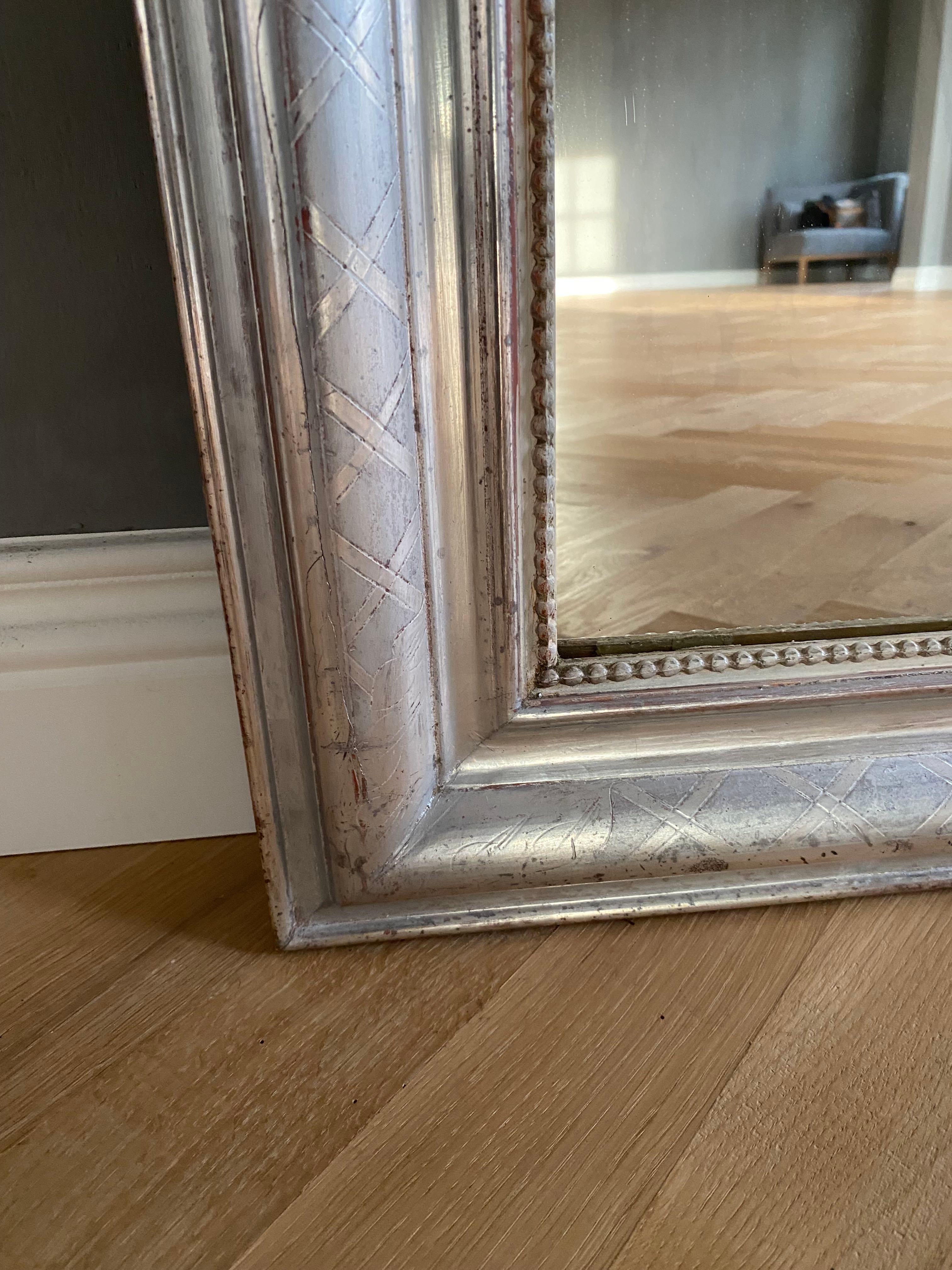 Specchio dorato a foglia d'argento Louis Philippe del XIX secolo in vendita 5