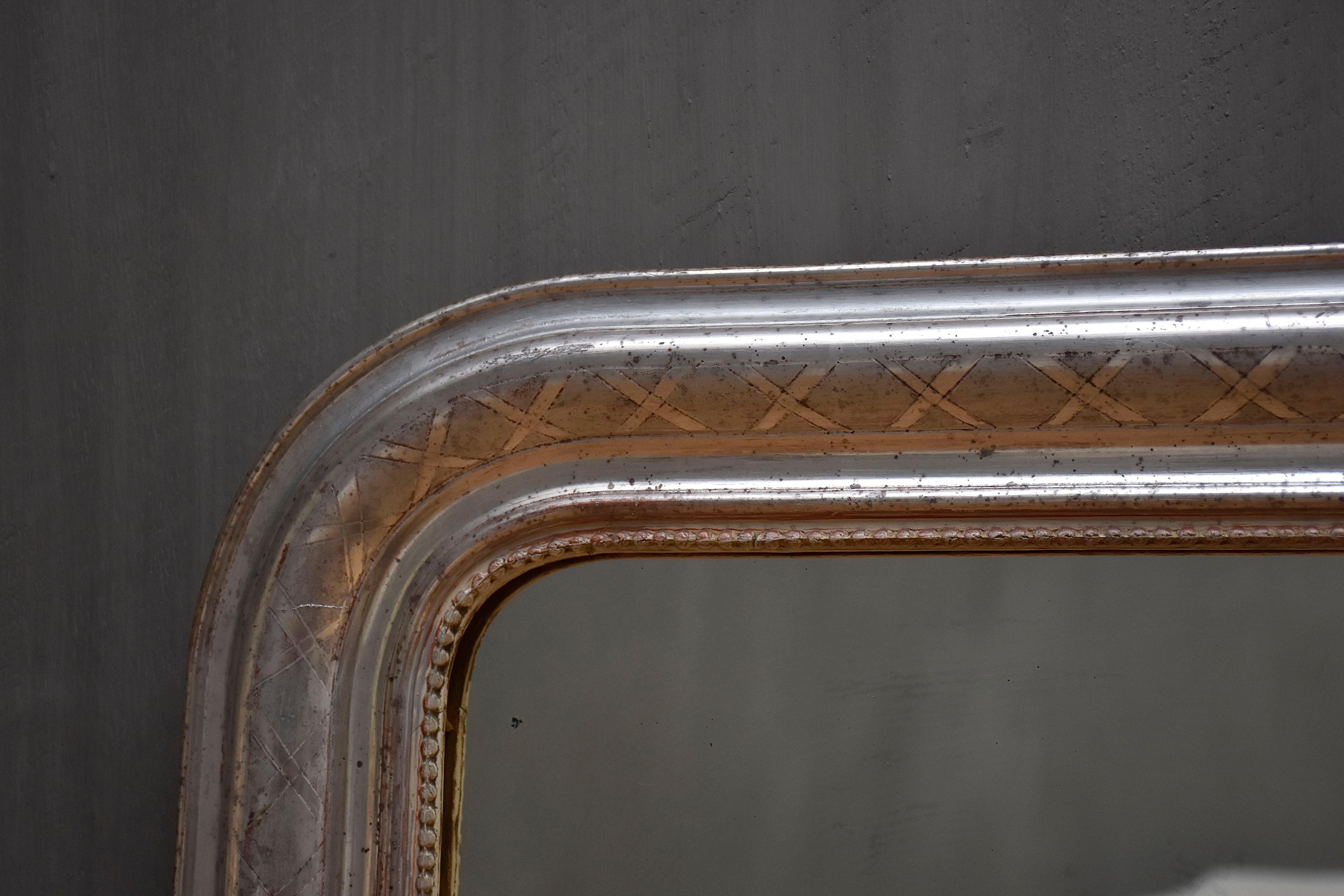 Luigi Filippo Specchio dorato a foglia d'argento Louis Philippe del XIX secolo in vendita