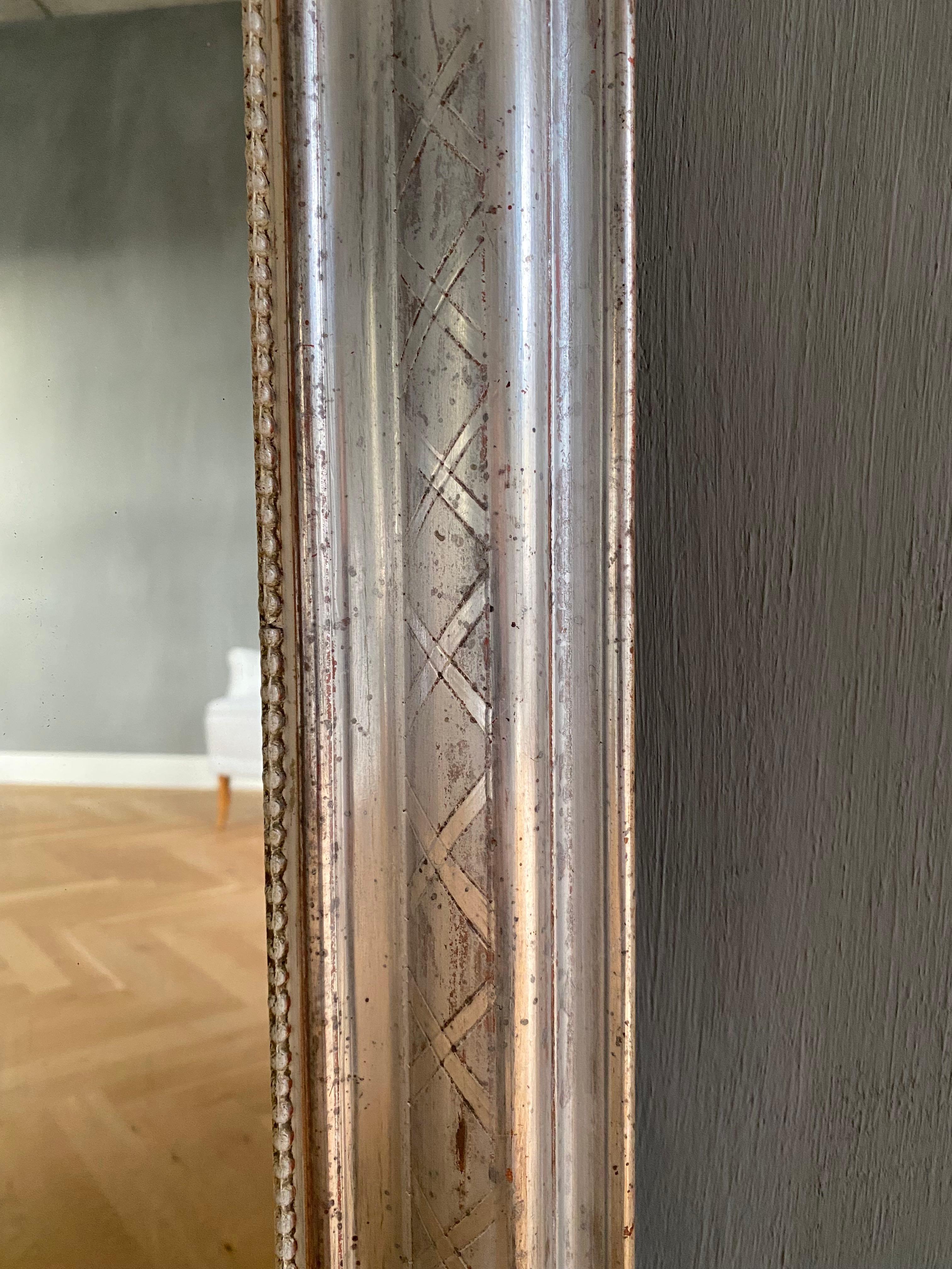 Specchio dorato a foglia d'argento Louis Philippe del XIX secolo in vendita 1