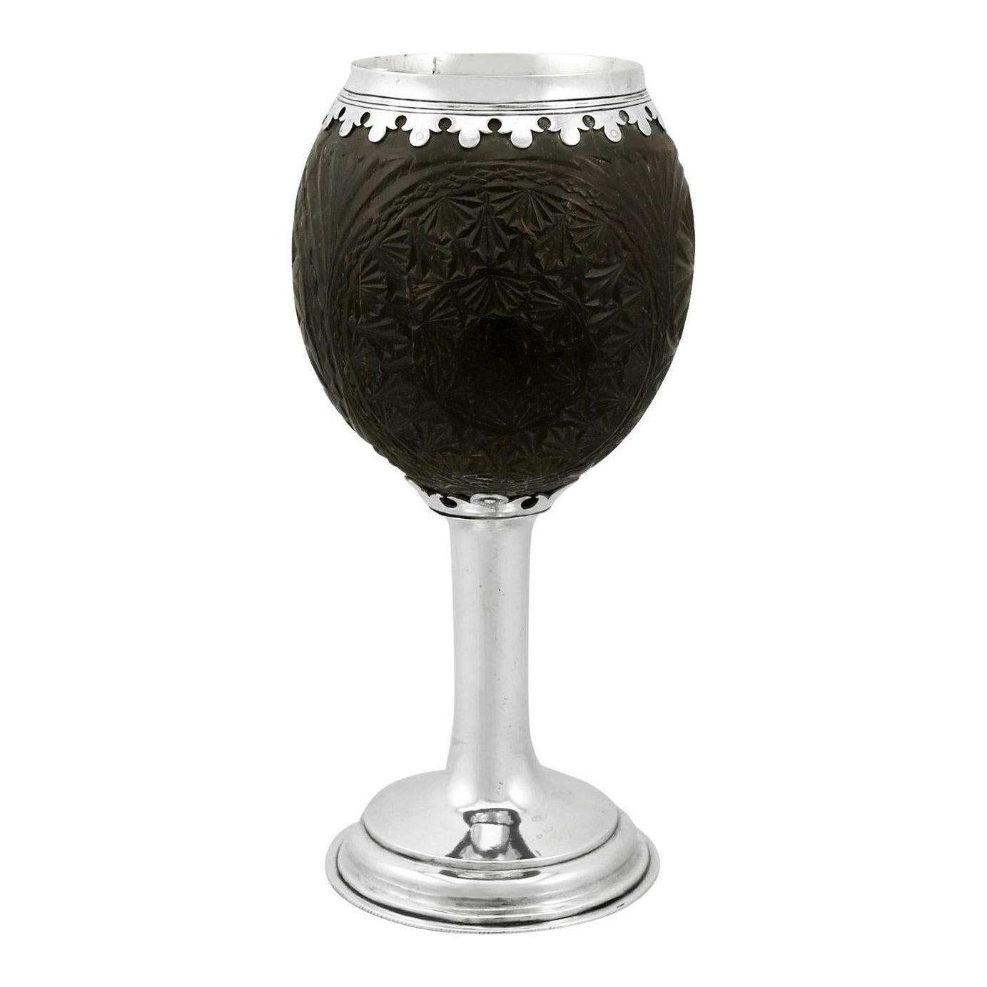 Coupe de noix de coco du 19e siècle montée en argent