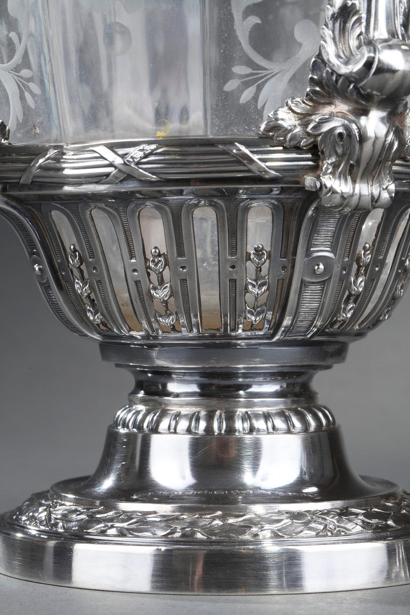 19th Century Silver Pair of Ewer and Crystal Engraved For Sale 13
