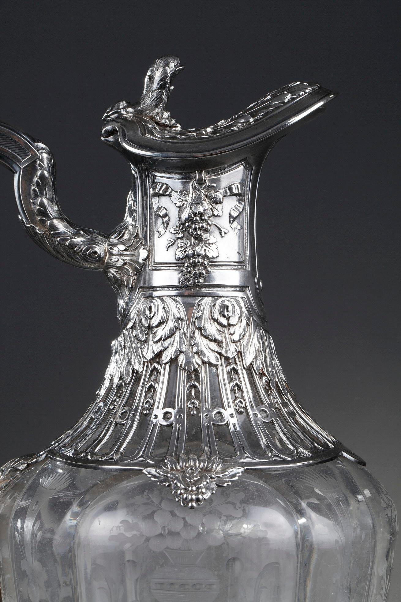 19. Jahrhundert Silbernes Paar Kanne und Kristall, graviert (Spätes 19. Jahrhundert) im Angebot