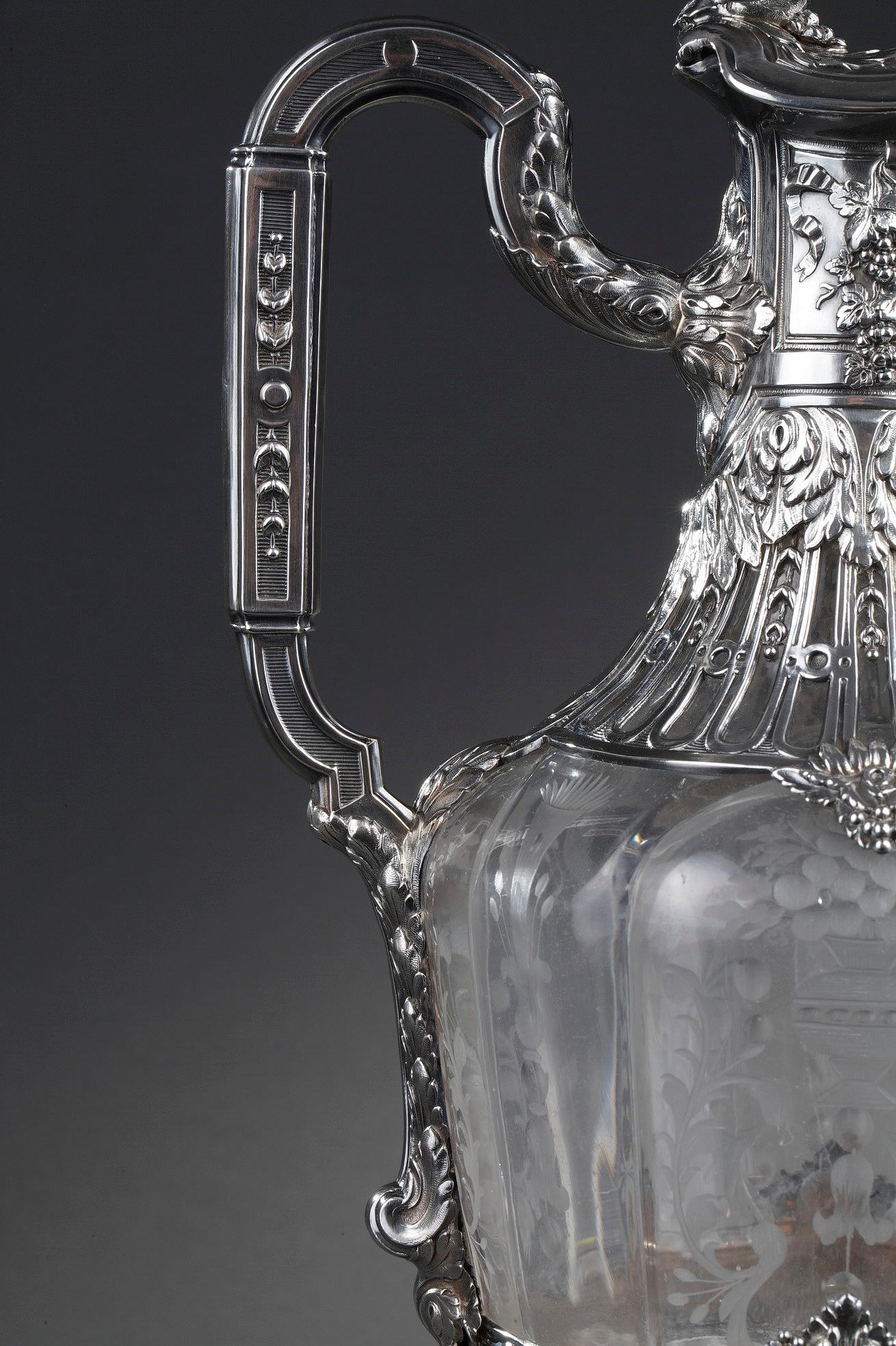 Par de aguamaniles de plata del siglo XIX y cristal grabado en venta 1