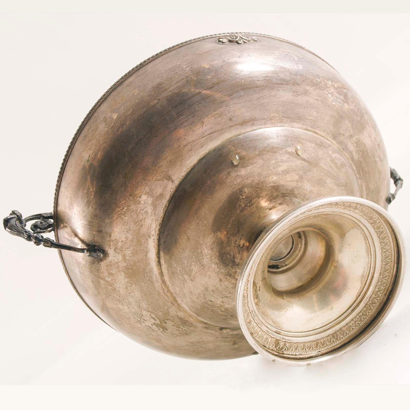 Centro de mesa de plata del siglo XIX en Bueno estado para la venta en Vigonza, Padua