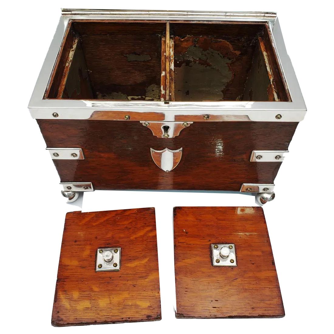 Cuchara de té de doble cámara de roble montada en plancha de plata del siglo XIX Victoriano en venta