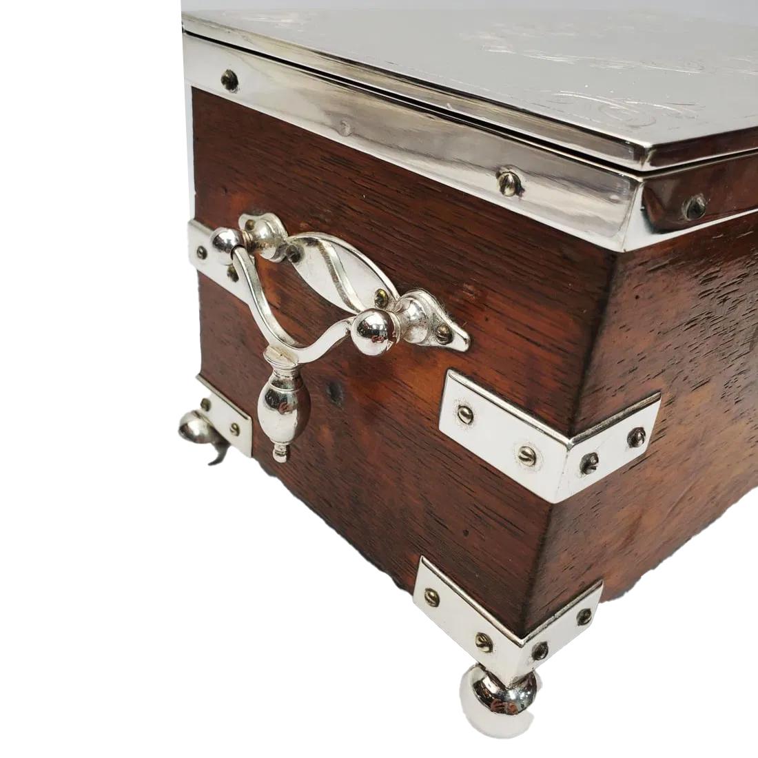 Cuchara de té de doble cámara de roble montada en plancha de plata del siglo XIX Inglés en venta