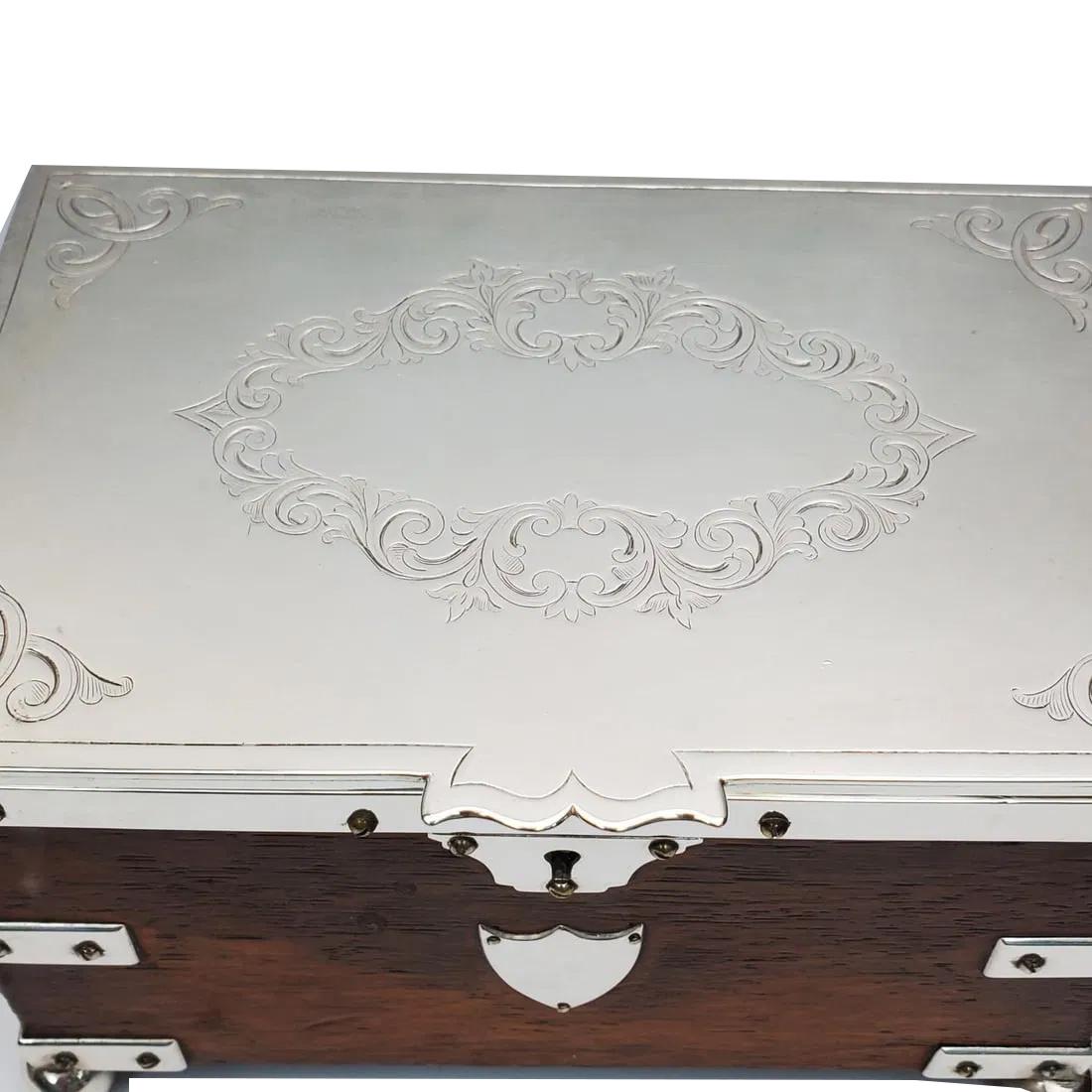 Cuchara de té de doble cámara de roble montada en plancha de plata del siglo XIX Chapado en plata en venta