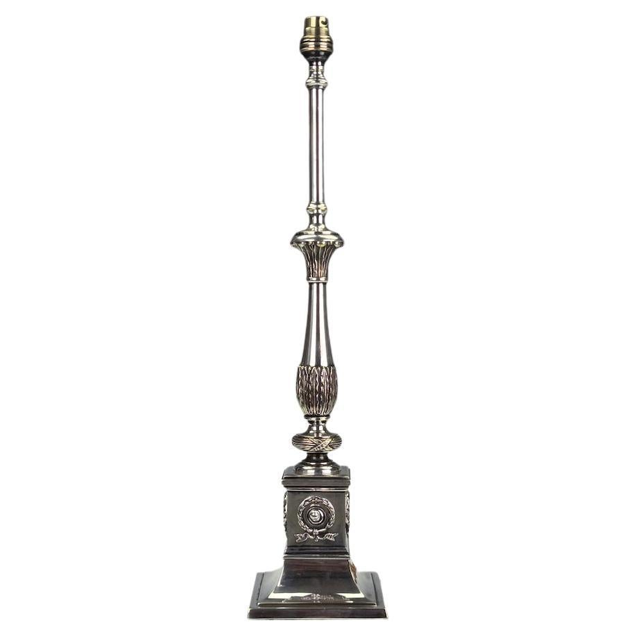 Lampe de table à colonne corinthienne du XIXe siècle, plaquée d'argent en vente