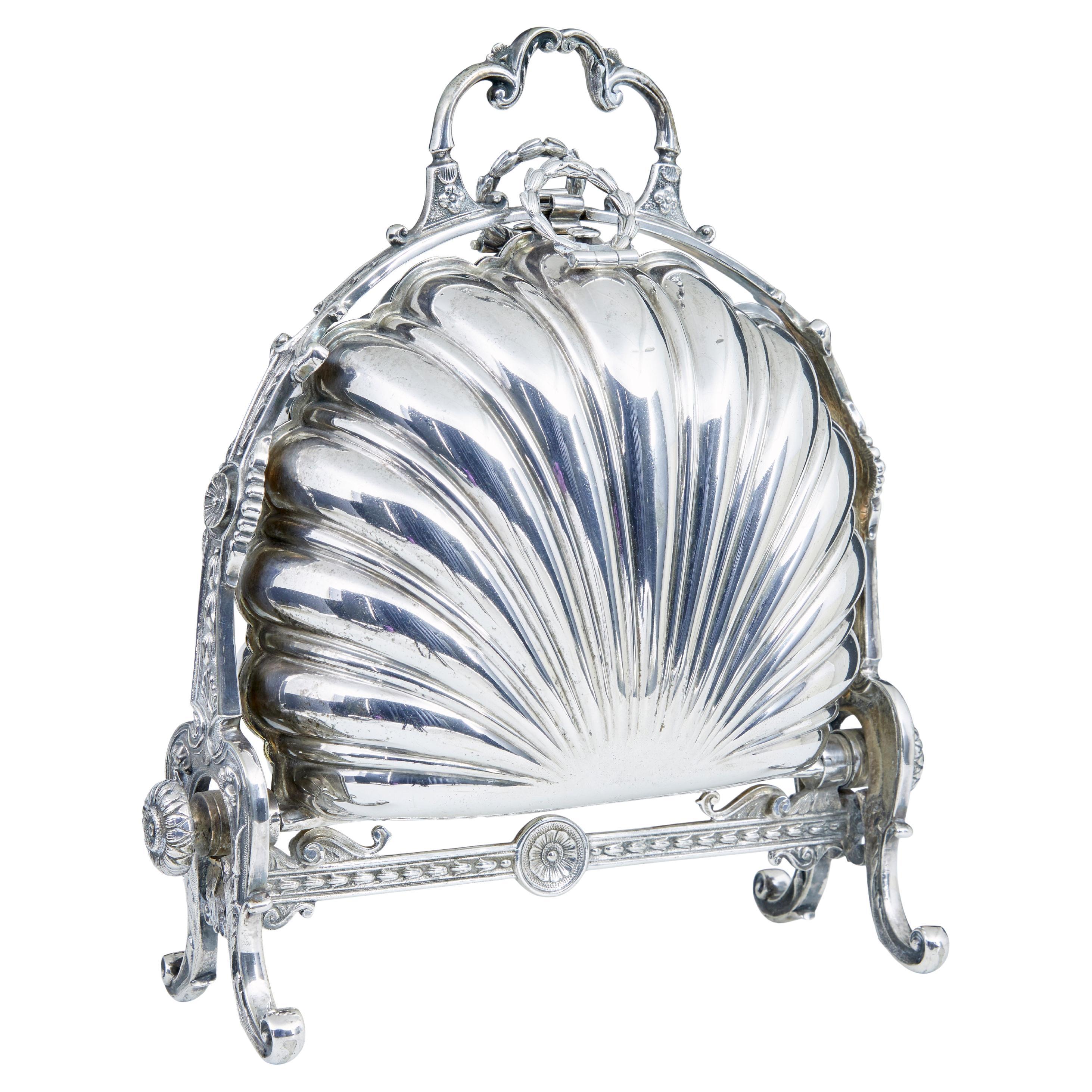 Chauffe-brioche décoratif en métal argenté du 19e siècle en vente