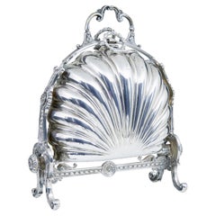 Chauffe-brioche décoratif en métal argenté du 19e siècle