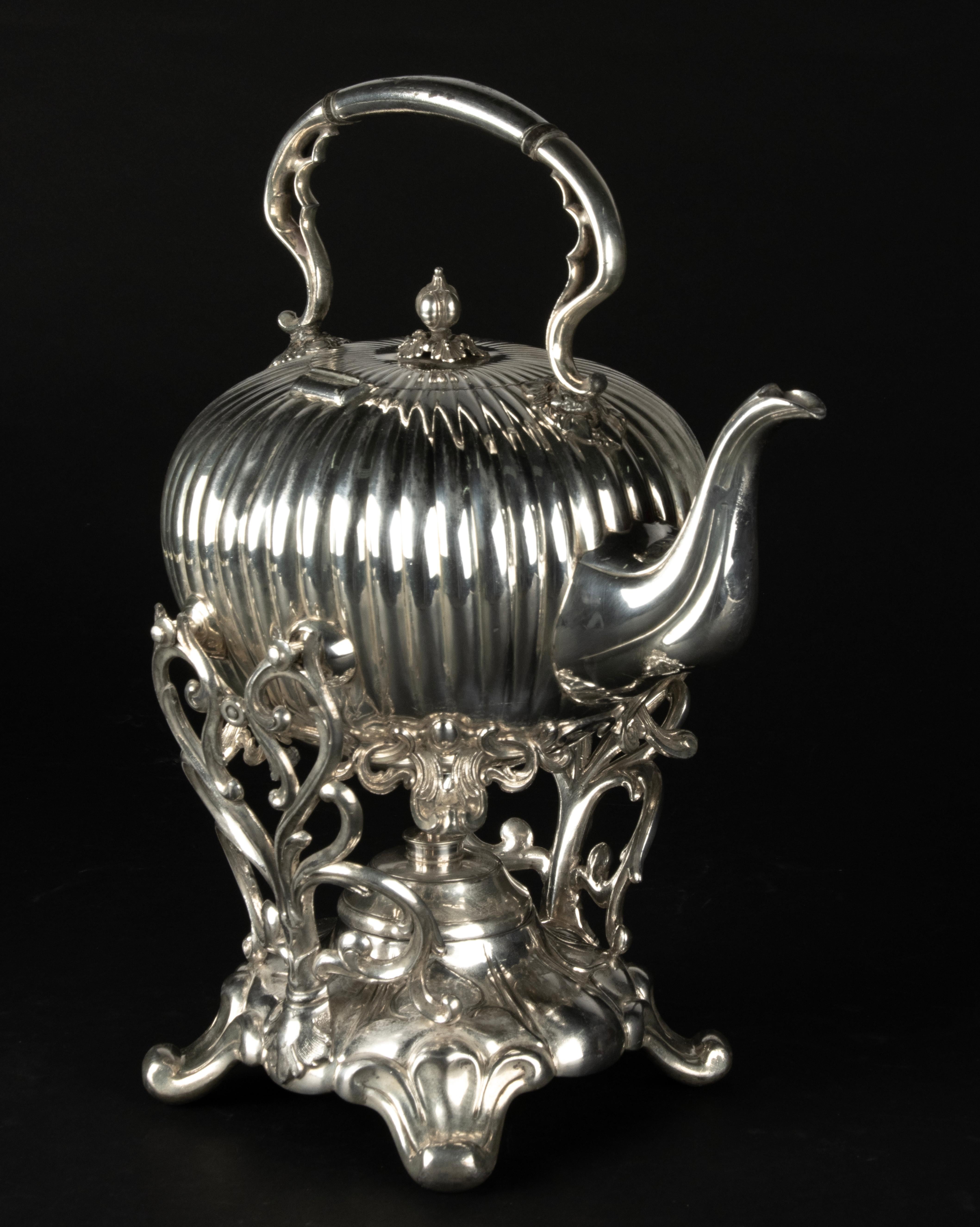 Teiera a bollitore placcata in argento del XIX secolo su supporto - James Dixon & Sons Sheffield in vendita 8
