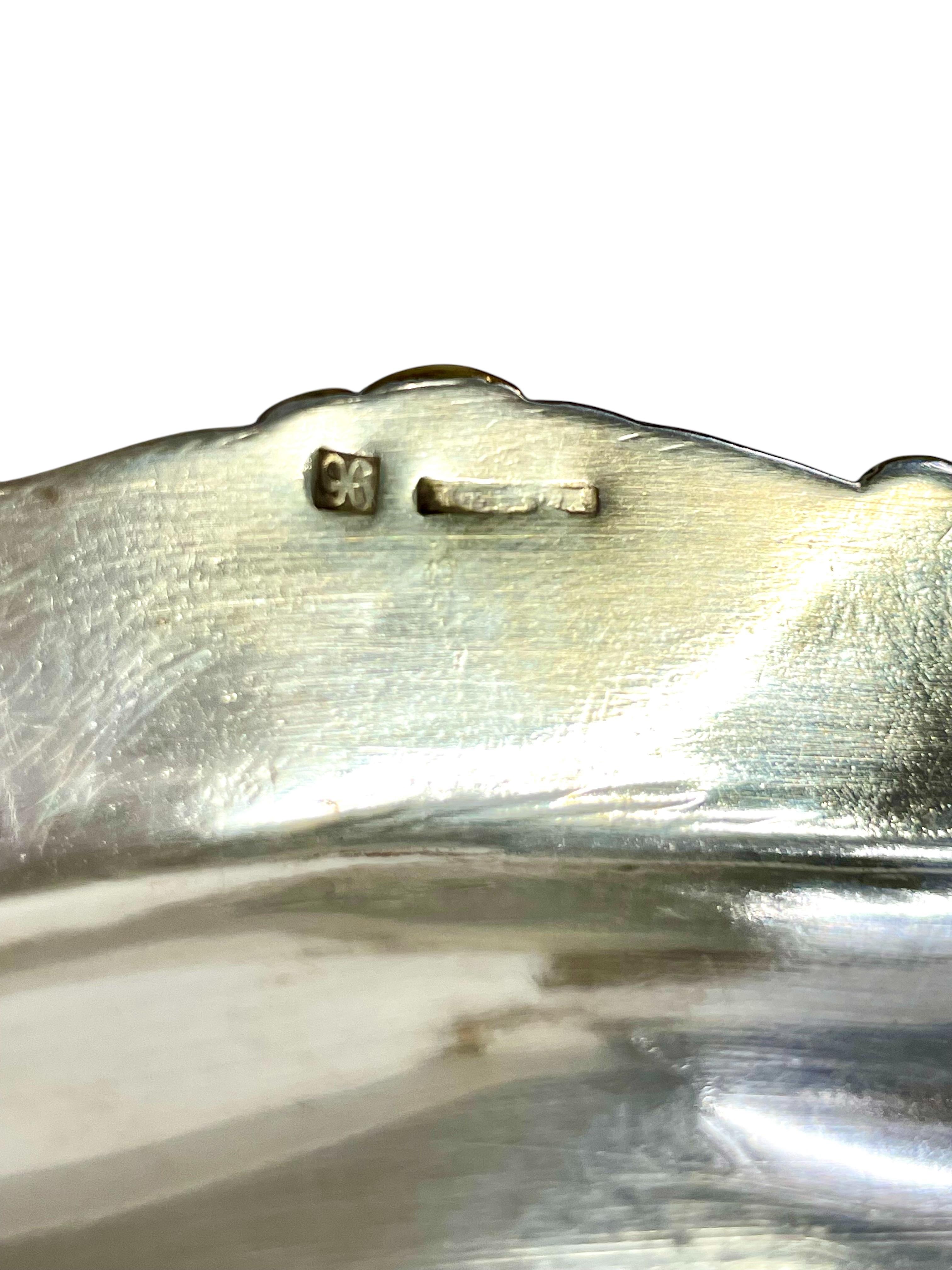 Vassoio da portata del XIX secolo placcato in argento con Monogram In condizioni buone in vendita a LA CIOTAT, FR