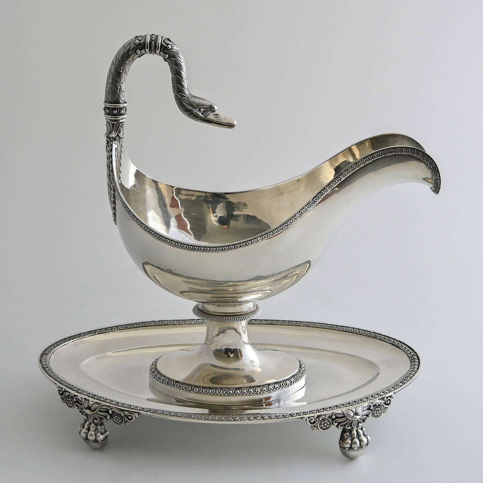19th Century Silver Sauciere With Stand Paris 1819-1838 Handle Swan Head In Good Condition For Sale In Epfach, DE
