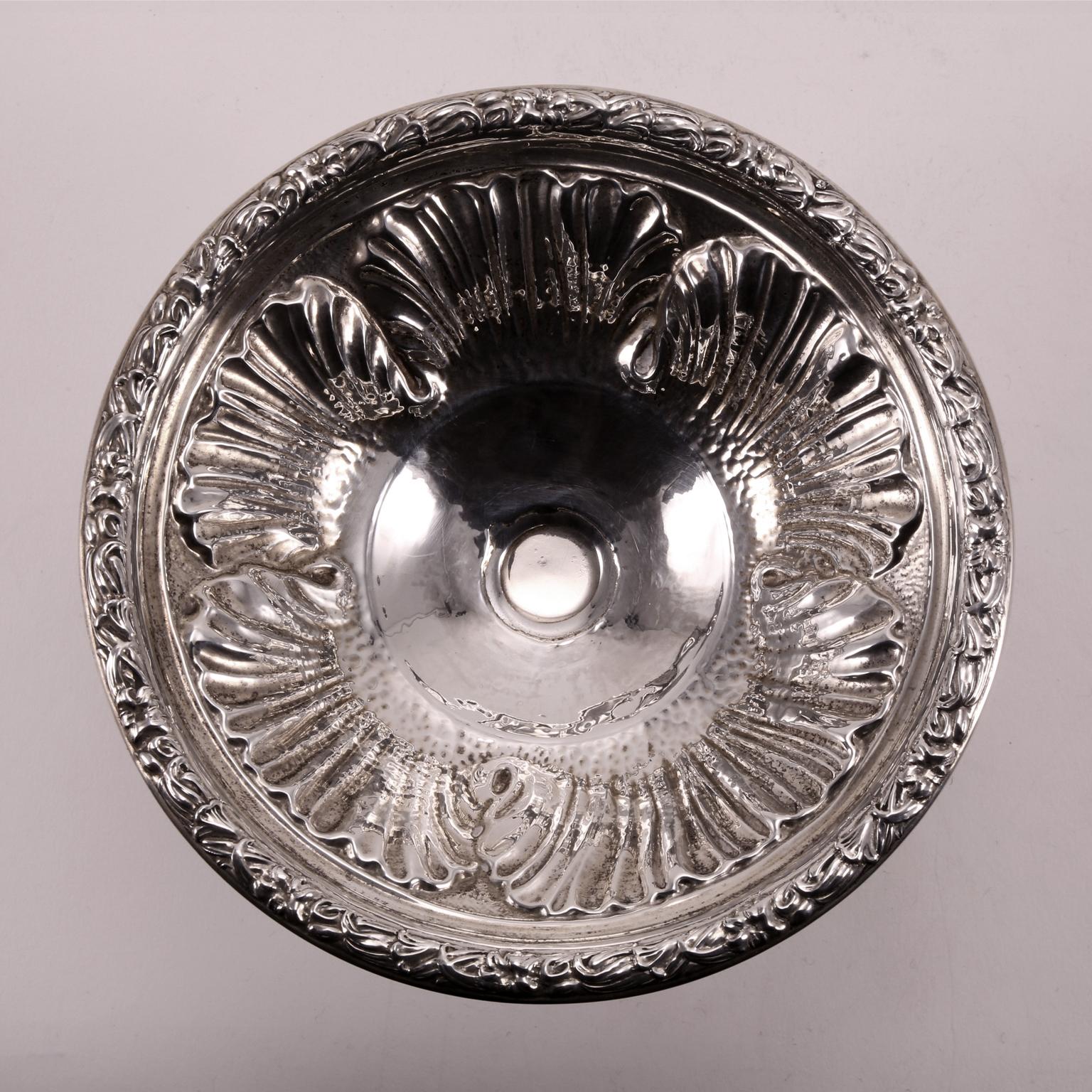 19th Century Silver Small Leaves Decorated Platter For Sale 3