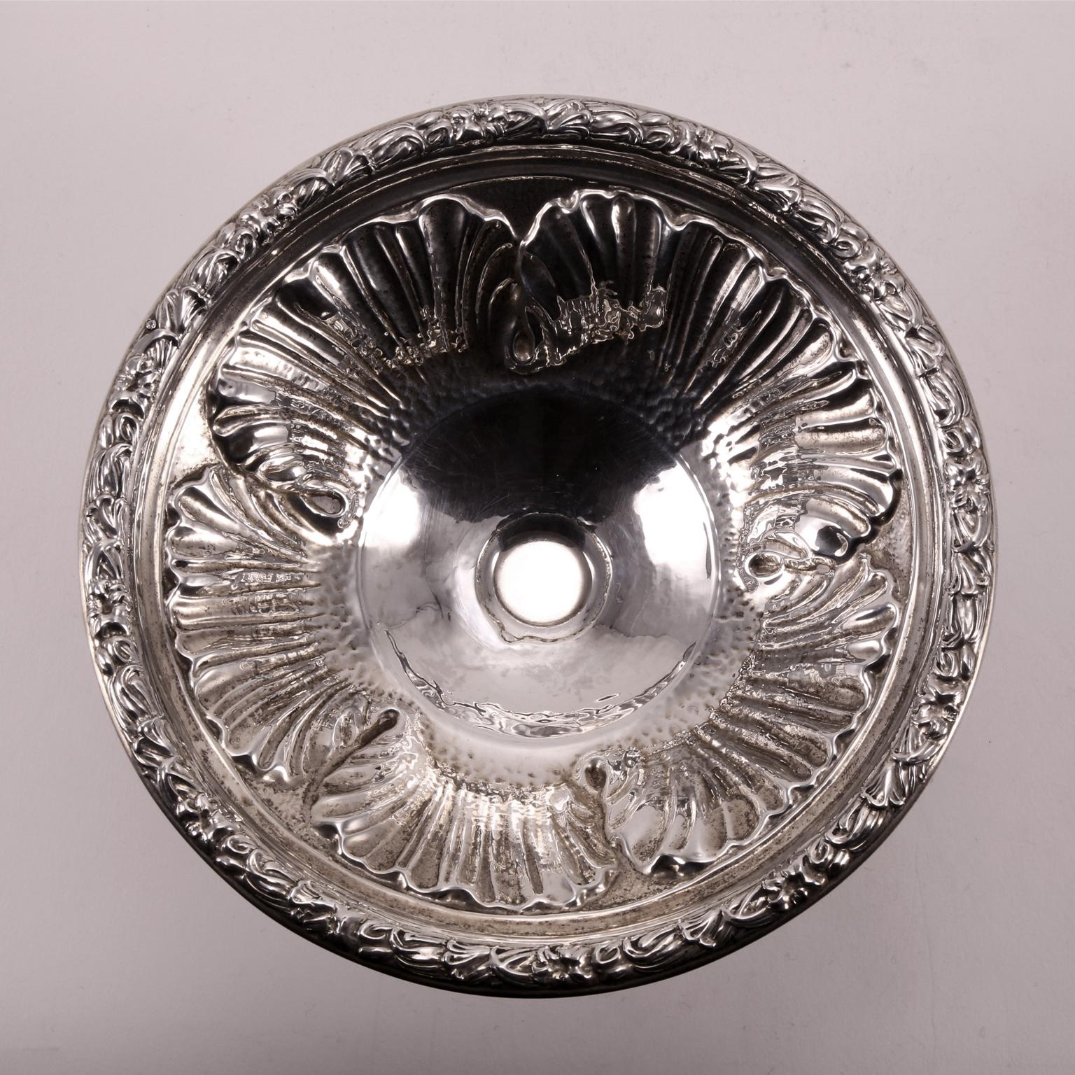 19th Century Silver Small Leaves Decorated Platter For Sale 4