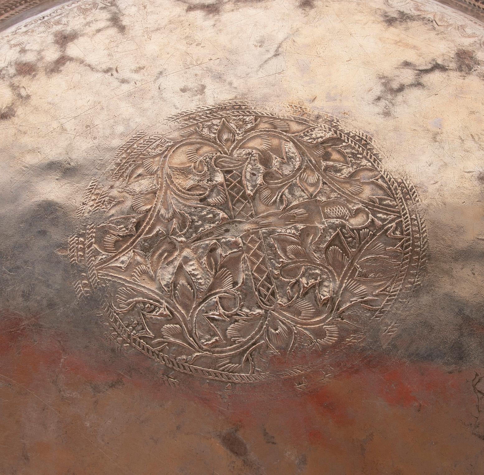 19th Century Silver Tray with Embossed Flower Decoration For Sale 7