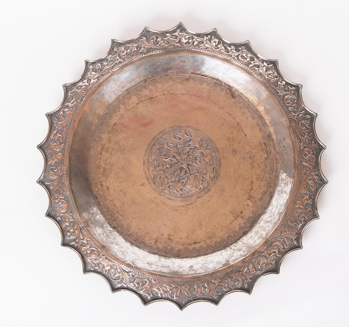 19th Century Silver Tray with Embossed Flower Decoration In Good Condition For Sale In Marbella, ES