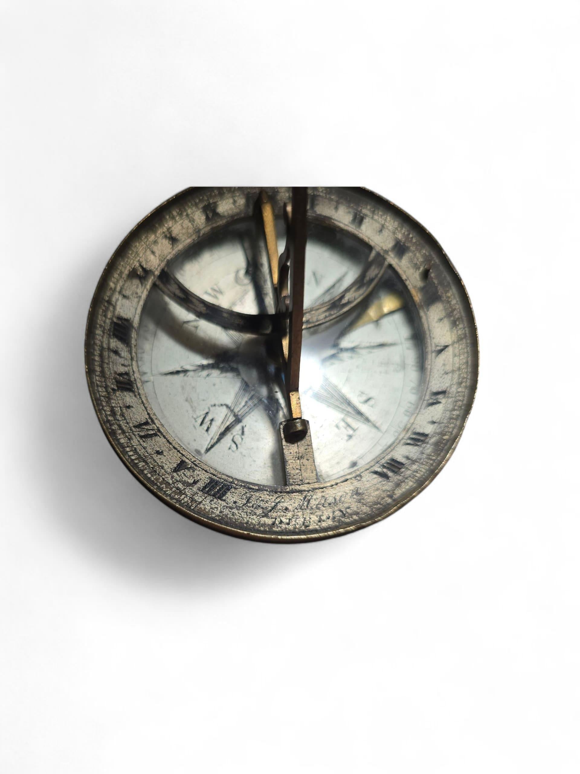 Cadran solaire portatif en laiton argenté du 19e siècle signé 