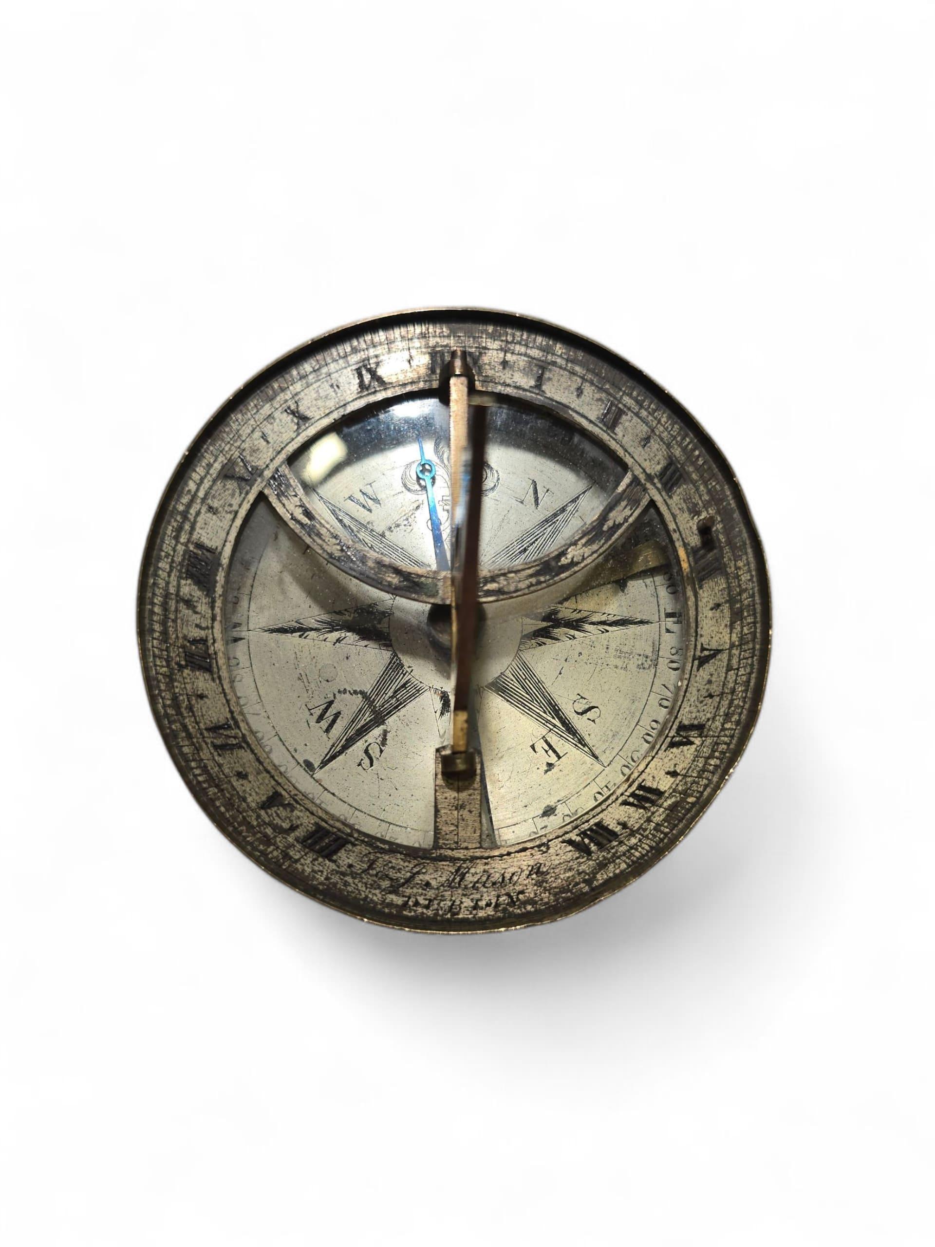 Cadran solaire portatif en laiton argenté du 19e siècle signé 