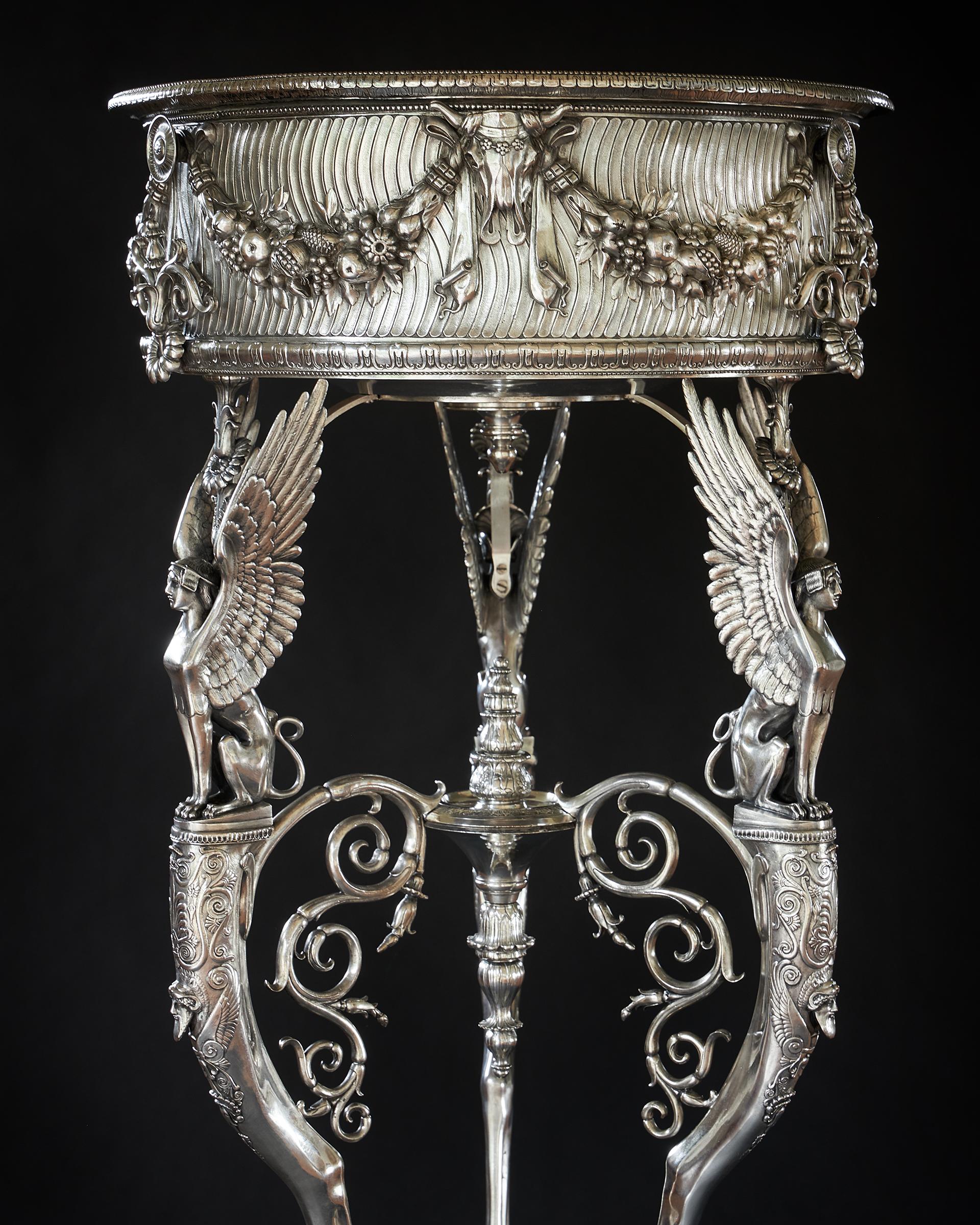 XIXe siècle Jardinière Athénienne en bronze argenté du 19ème siècle par Ferdinand Barbedienne en vente