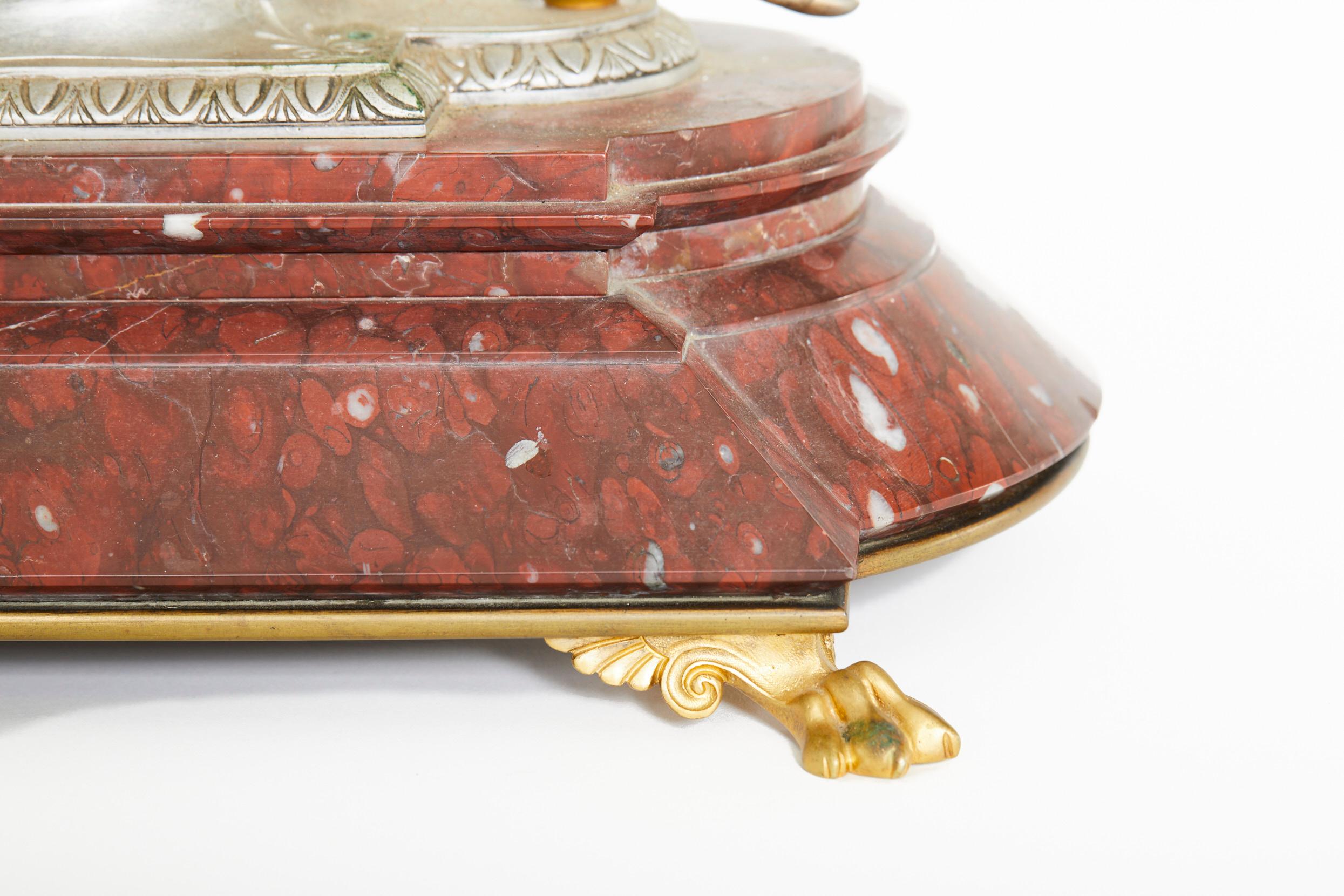 Uhren-Garnitur-Set aus versilberter Bronze und rotem Marmor aus dem 19. Jahrhundert im Angebot 1