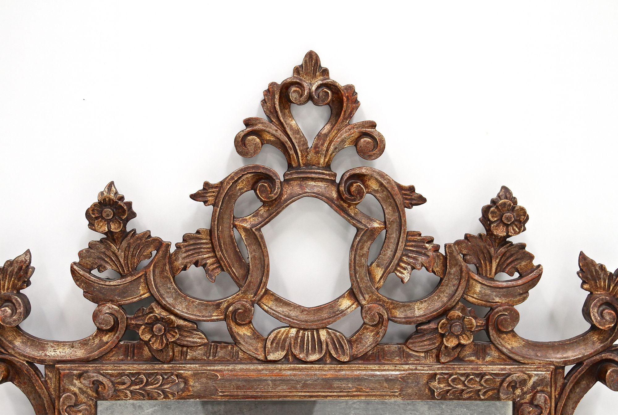 Miroir mural vénitien argenté/ bronzé du 19ème siècle, sculpté à la main, Italie vers 1840 en vente 2