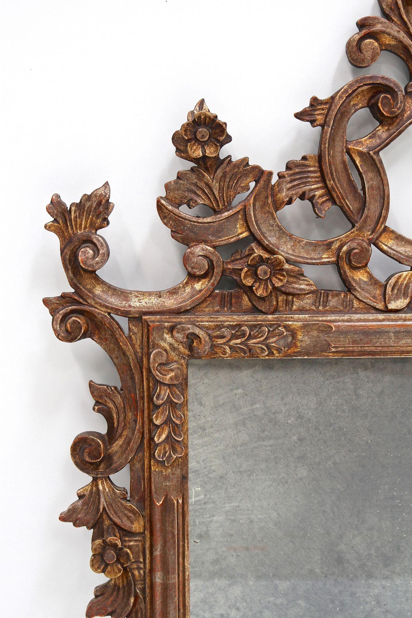 Néoclassique Miroir mural vénitien argenté/ bronzé du 19ème siècle, sculpté à la main, Italie vers 1840 en vente