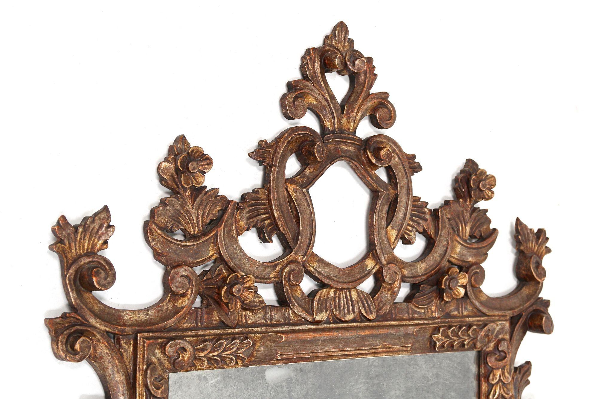 italien Miroir mural vénitien argenté/ bronzé du 19ème siècle, sculpté à la main, Italie vers 1840 en vente