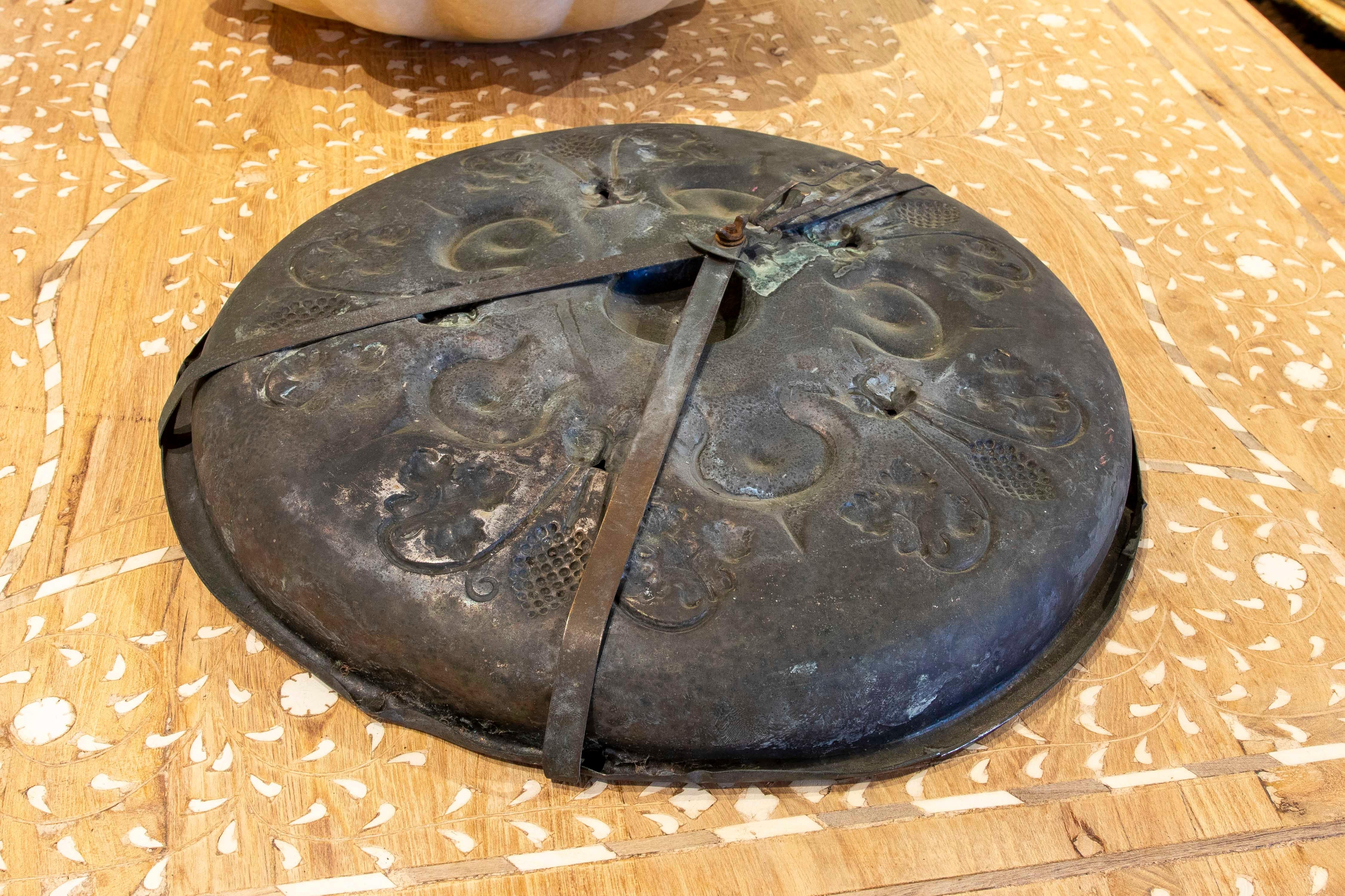 19th Century Silvered Metal Plate with Flower and Face Decoration For Sale 6