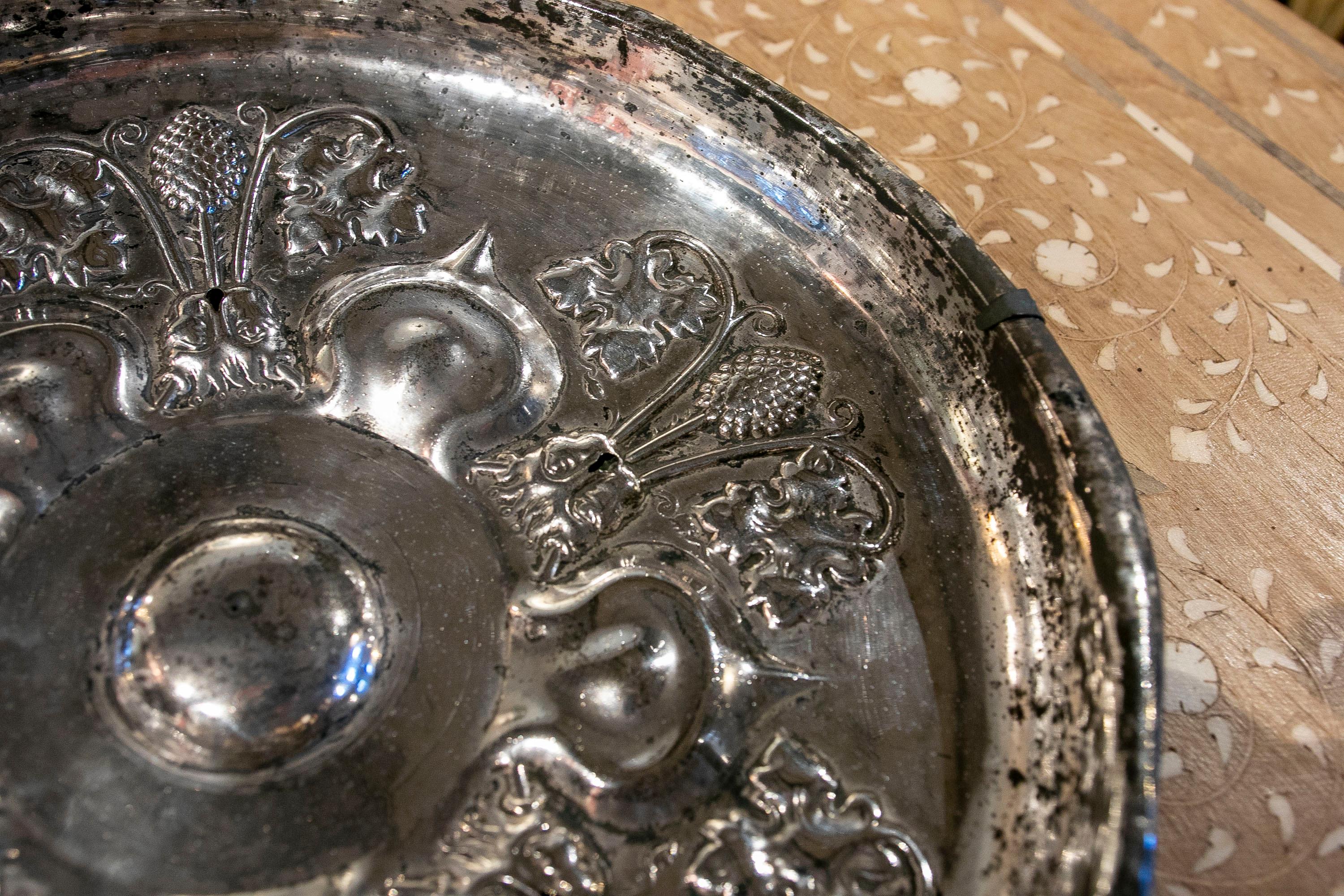 19th Century Silvered Metal Plate with Flower and Face Decoration For Sale 3