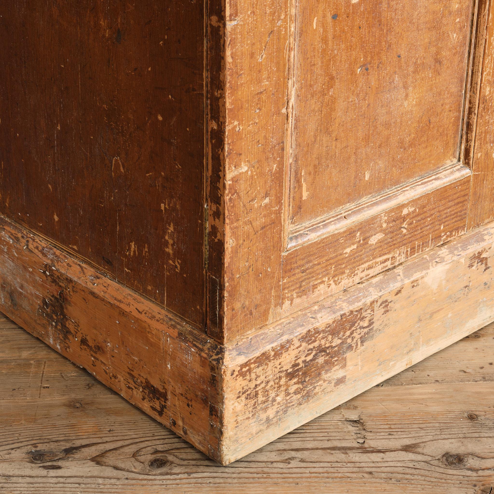 Base de commode du 19e siècle en simili Oak gratté à sec en vente 6