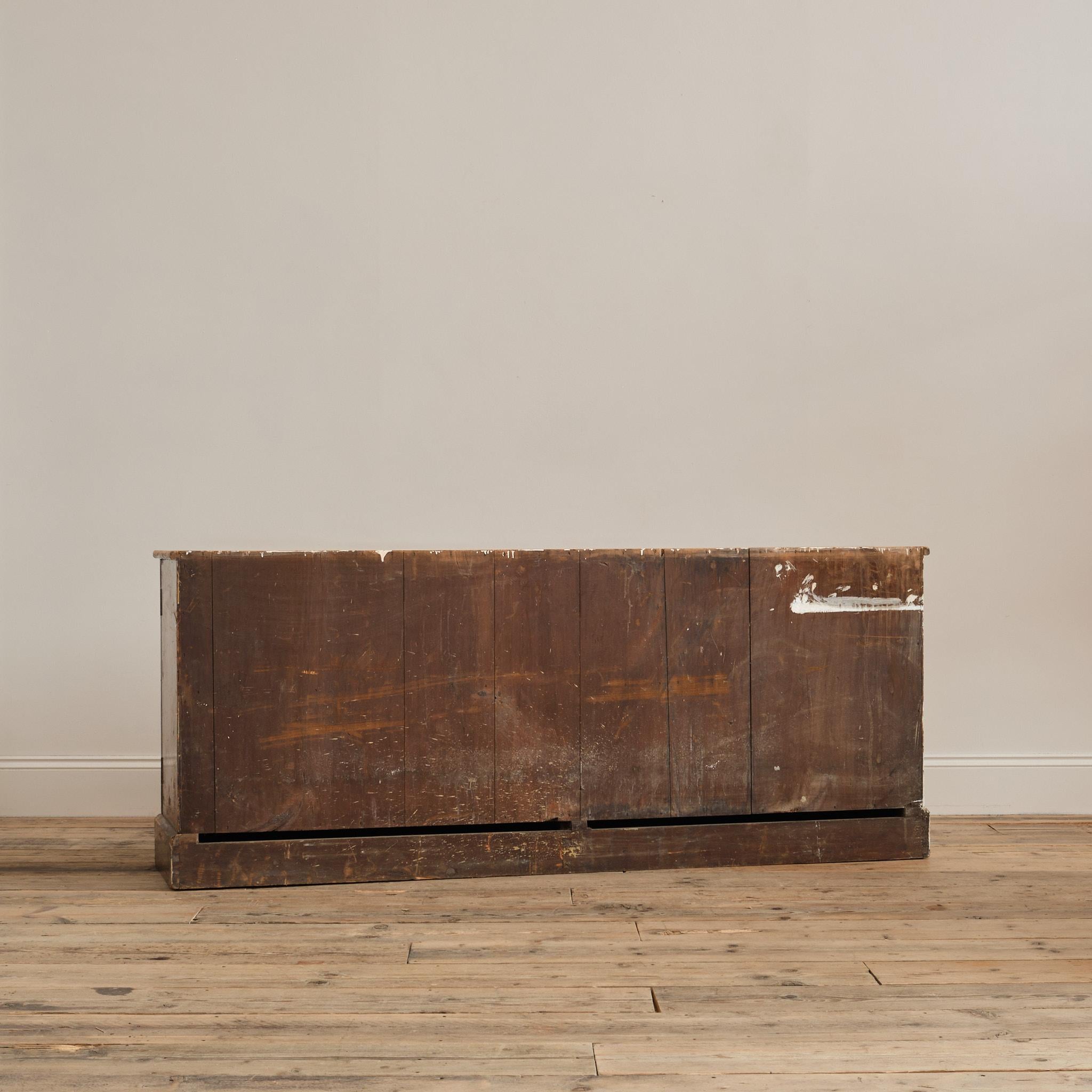 Base de commode du 19e siècle en simili Oak gratté à sec en vente 8