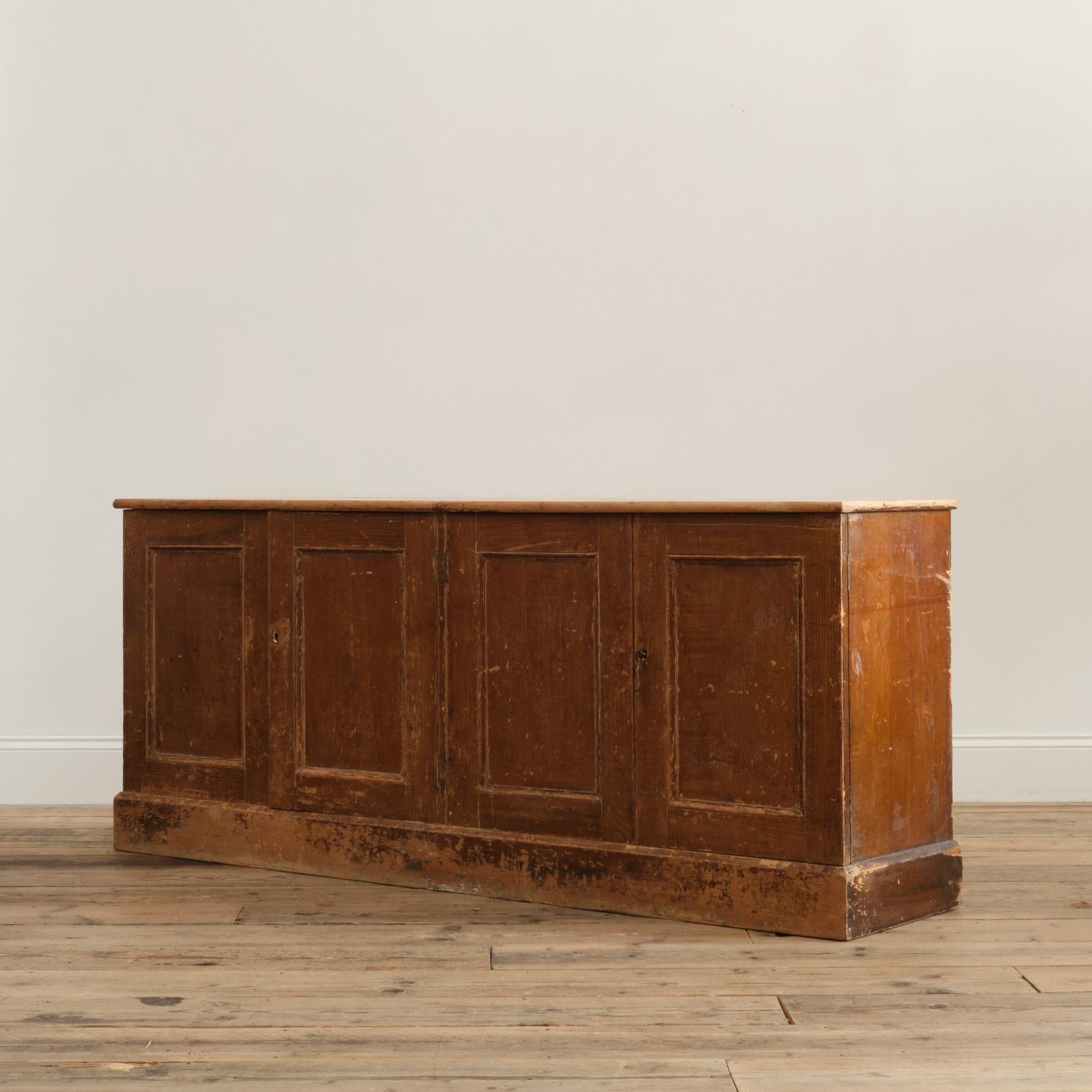 Base de commode du 19e siècle en simili Oak gratté à sec Bon état - En vente à Batley, GB