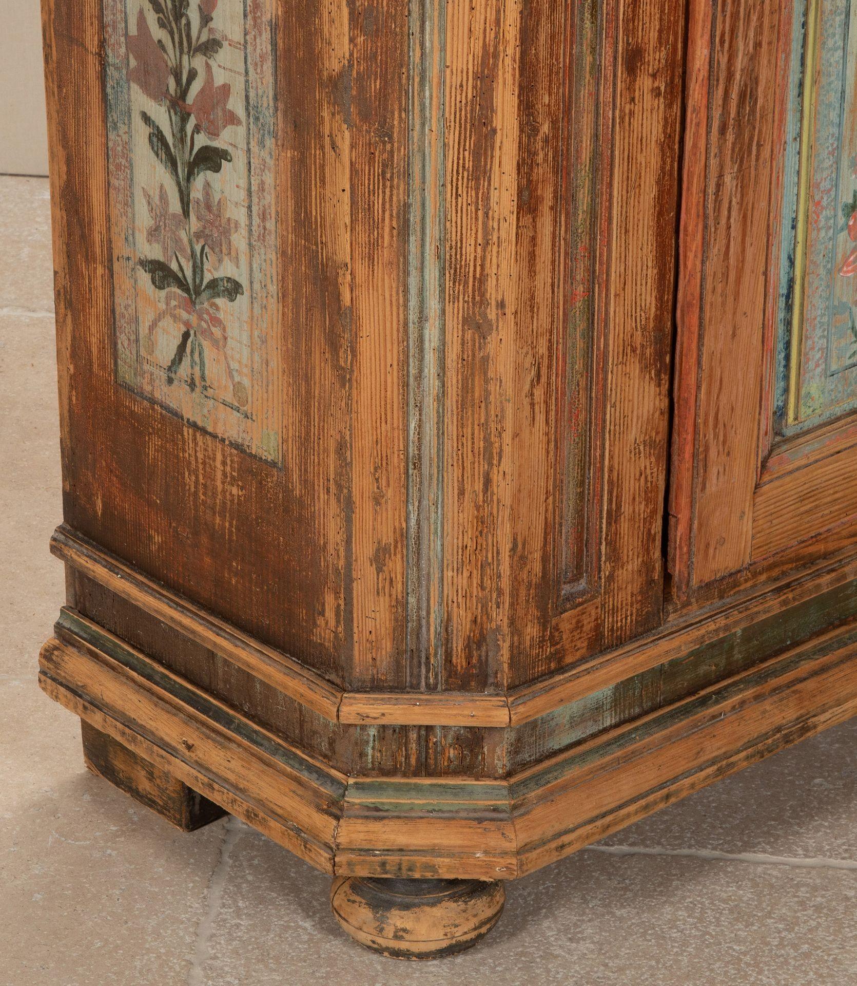 19th Century Single Door Armoire with Original Floral Painted Decoration For Sale 3