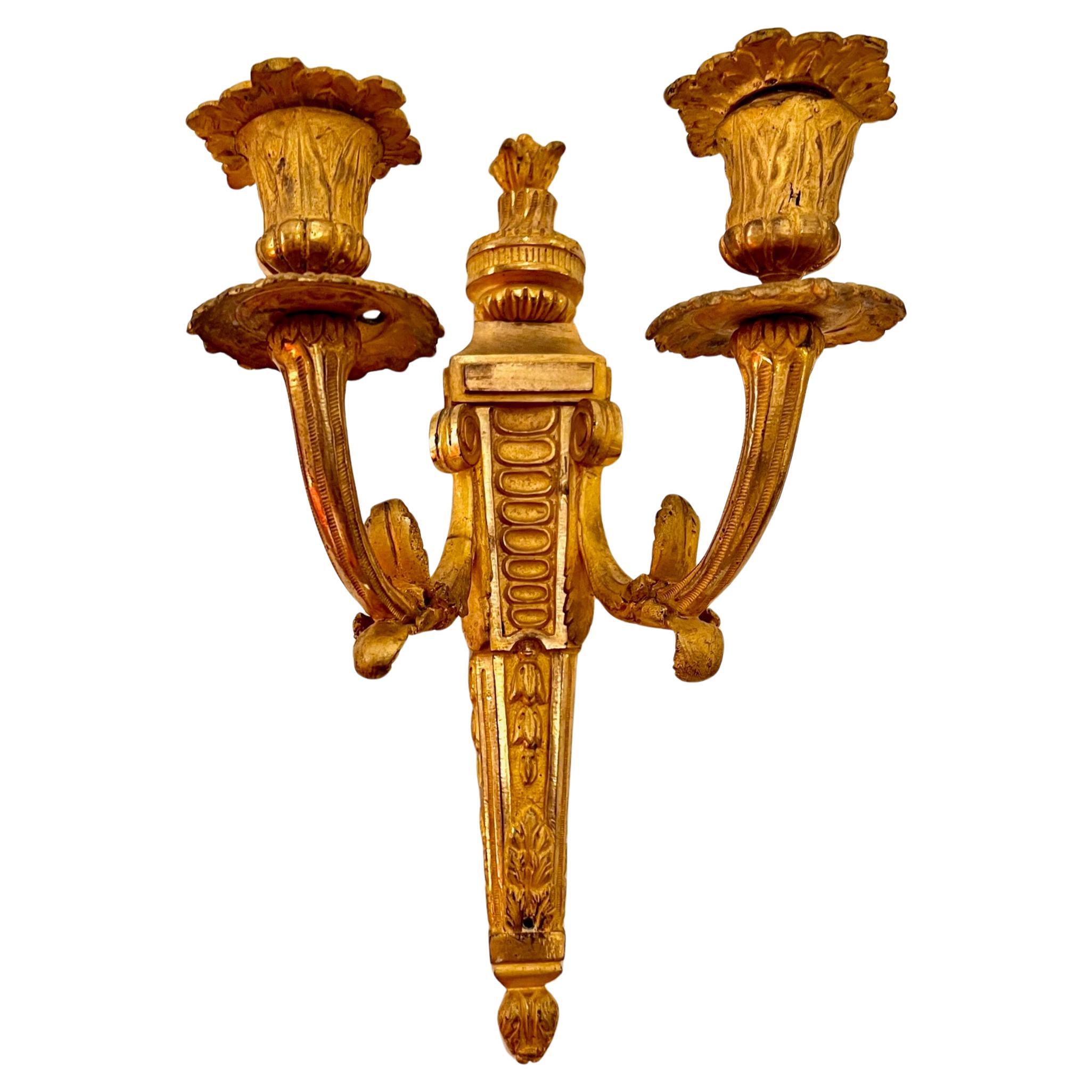 19. Jahrhundert Französisch vergoldete Bronze zwei-Kerze Wandleuchter Louis XVI Stil.