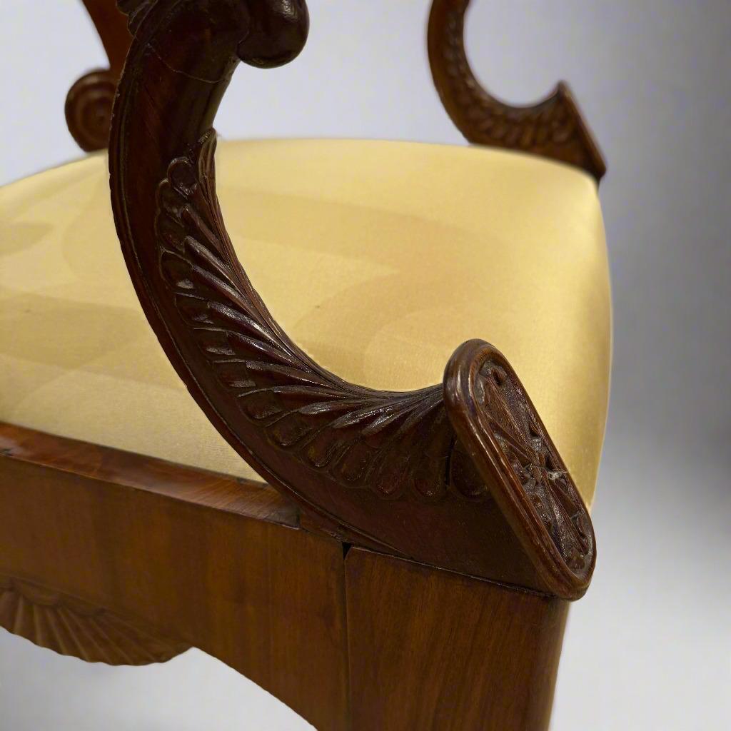 Fauteuil néoclassique simple du XIXe siècle, Russie en vente 4