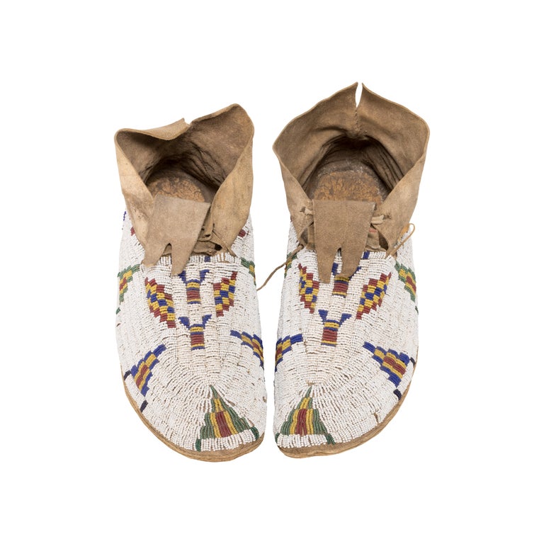 Native American 19th Century Sioux Beaded Moccasins For Sale
