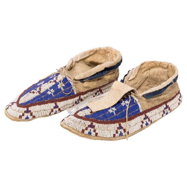 19th Century Sioux Beaded Moccasins For Sale