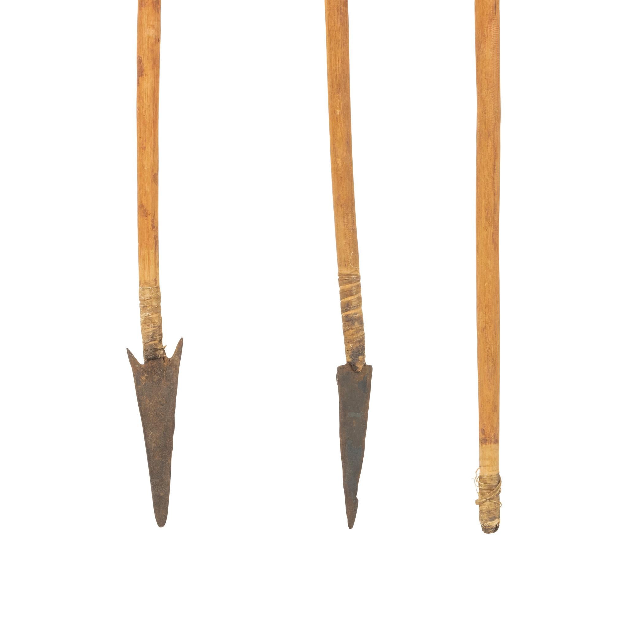 Autre Arc sioux du 19e siècle, flèches et étui à carquois en perles en vente